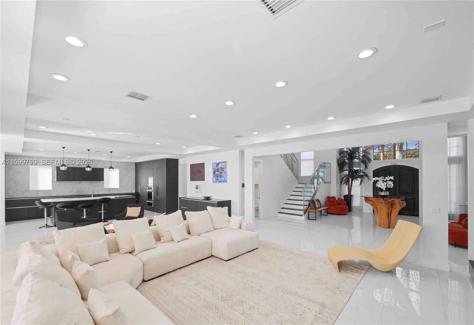 A11599799 Property Photo 15