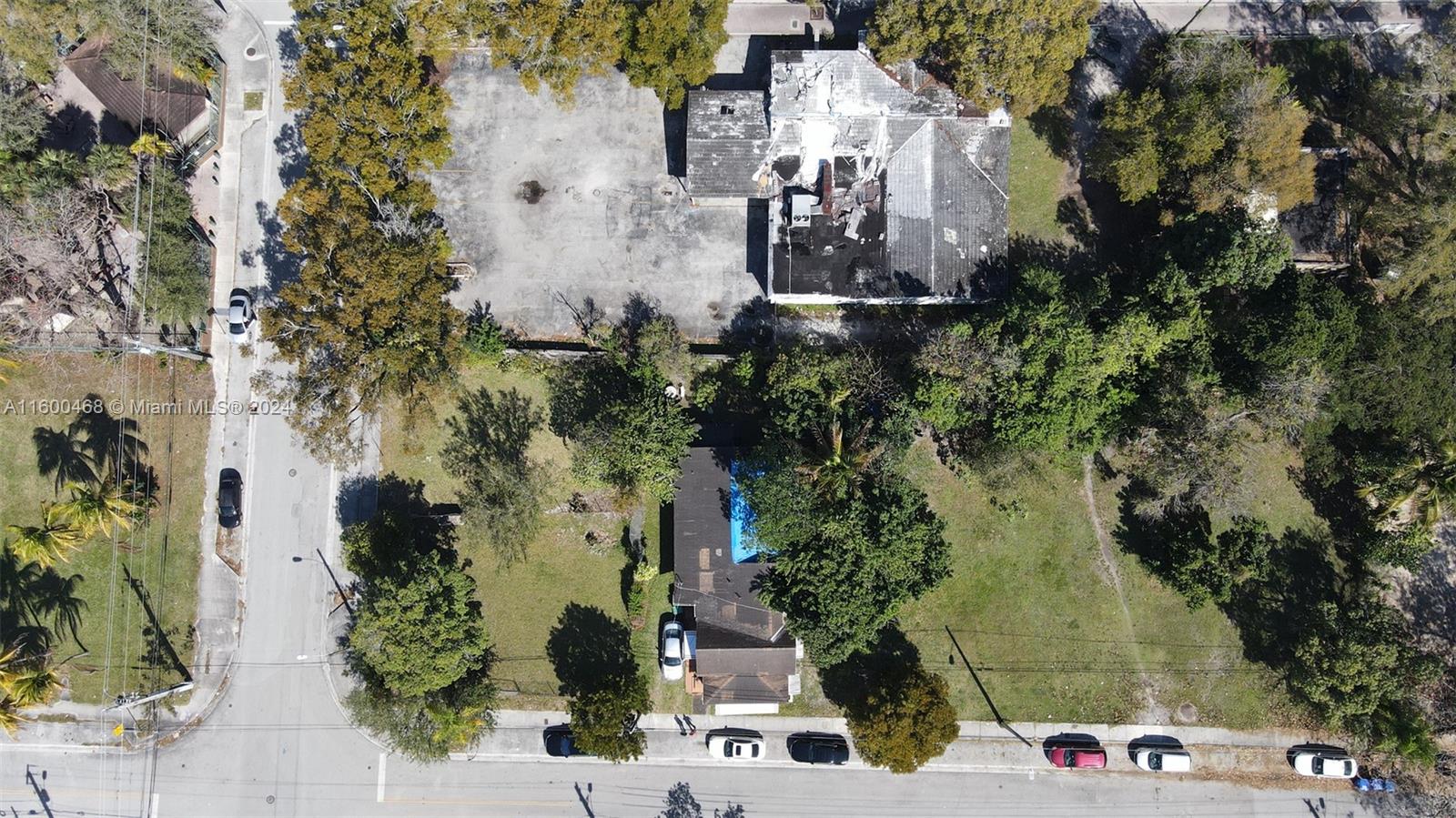 3373 Thomas Ave Property Photo 2