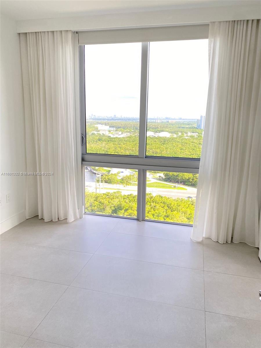 16385 Biscayne Blvd 2421 Property Photo 15