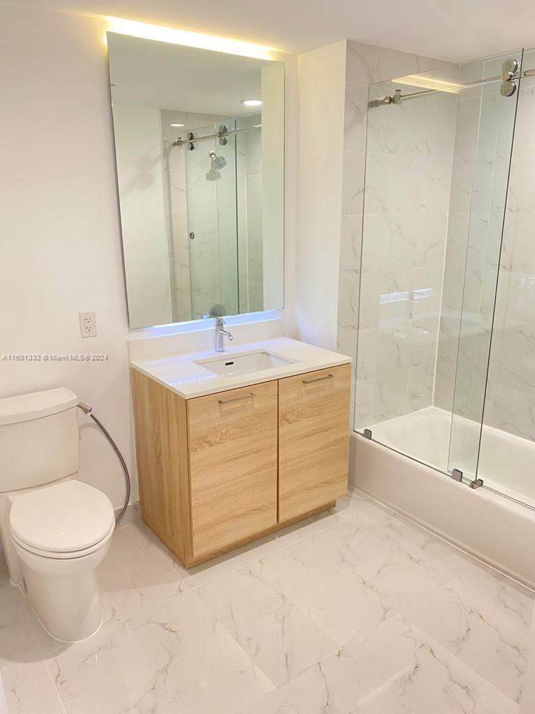 16385 Biscayne Blvd 2421 Property Photo 16