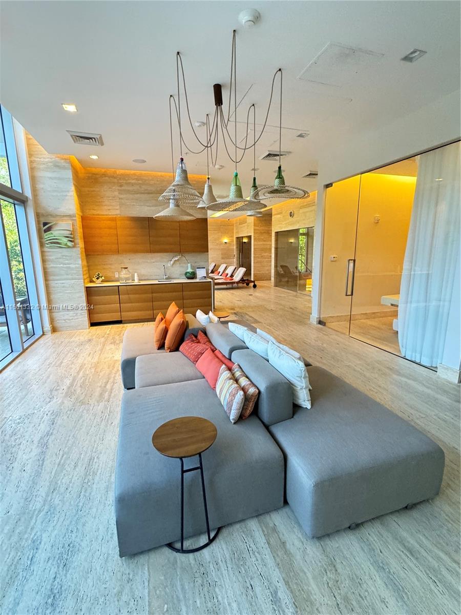 16385 Biscayne Blvd 2421 Property Photo 29