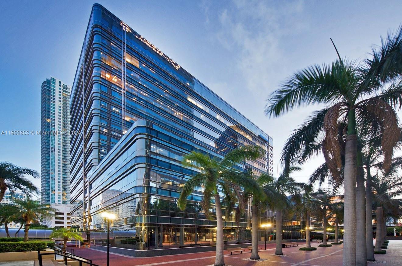 777 Brickell Ave 5th Floor Property Photo 4