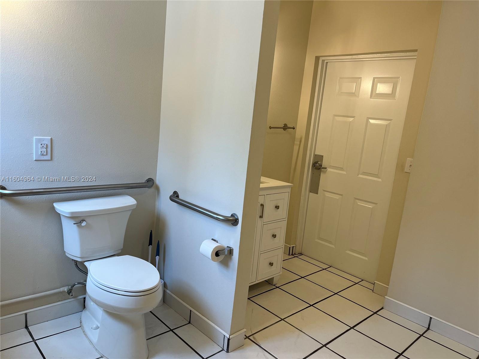 1109 Peninsula Dr Property Photo 5