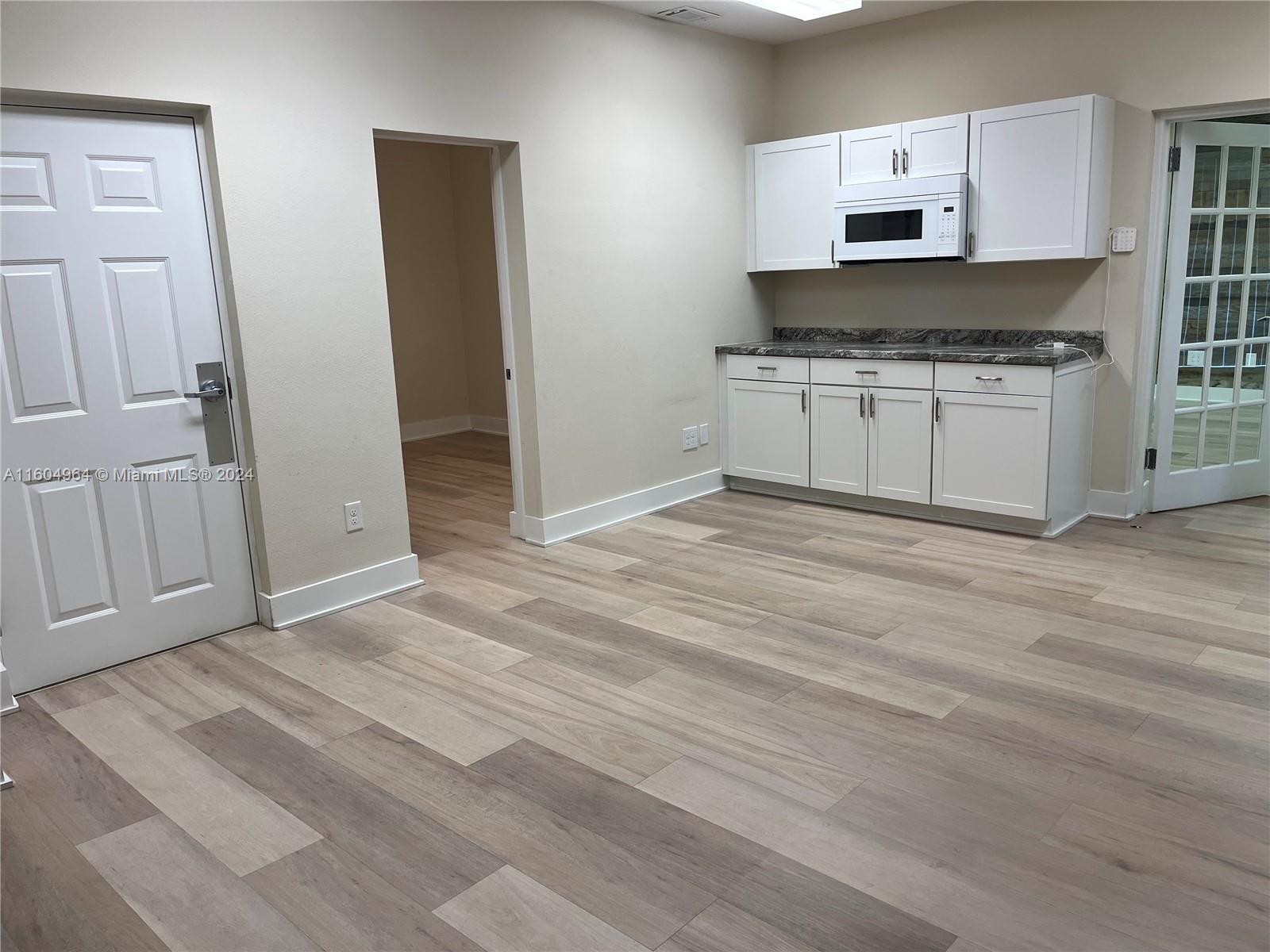 1109 Peninsula Dr Property Photo 6