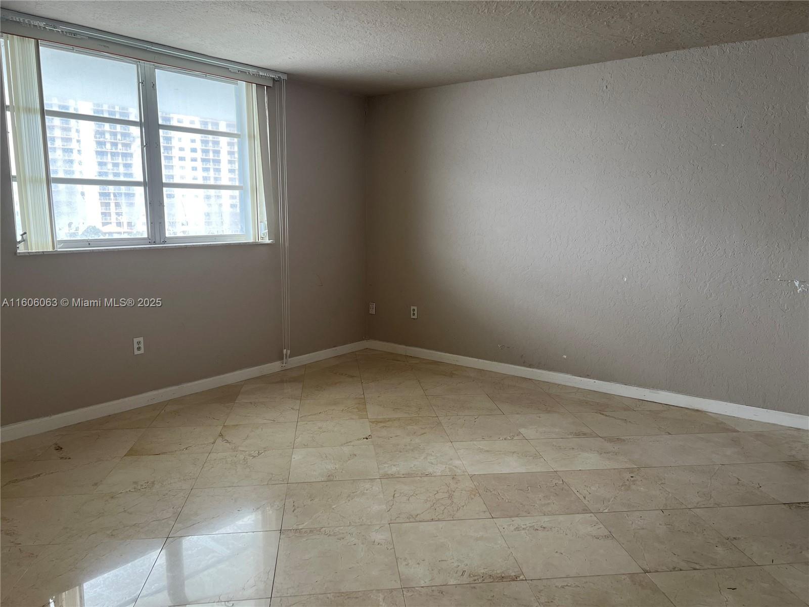 4000 Ne 170th St 604 Property Photo 10
