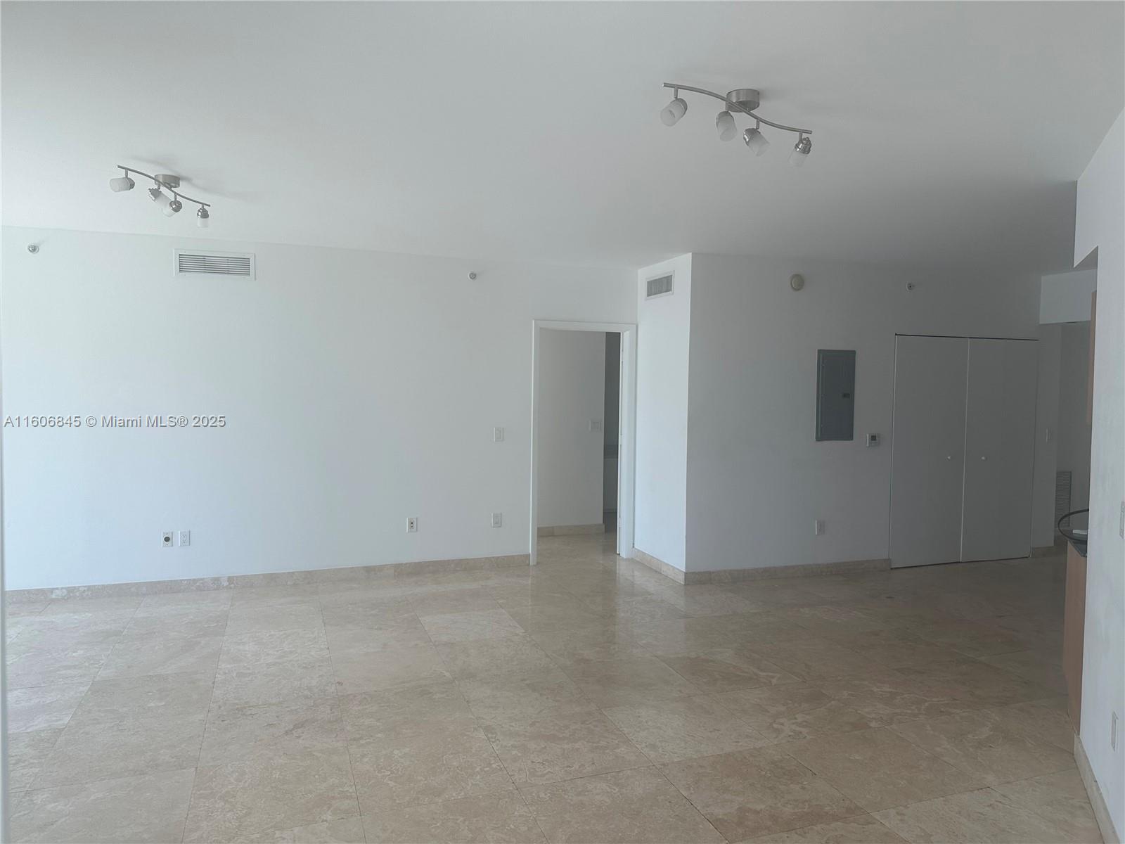 350 S Miami Ave 2302 Property Photo 4