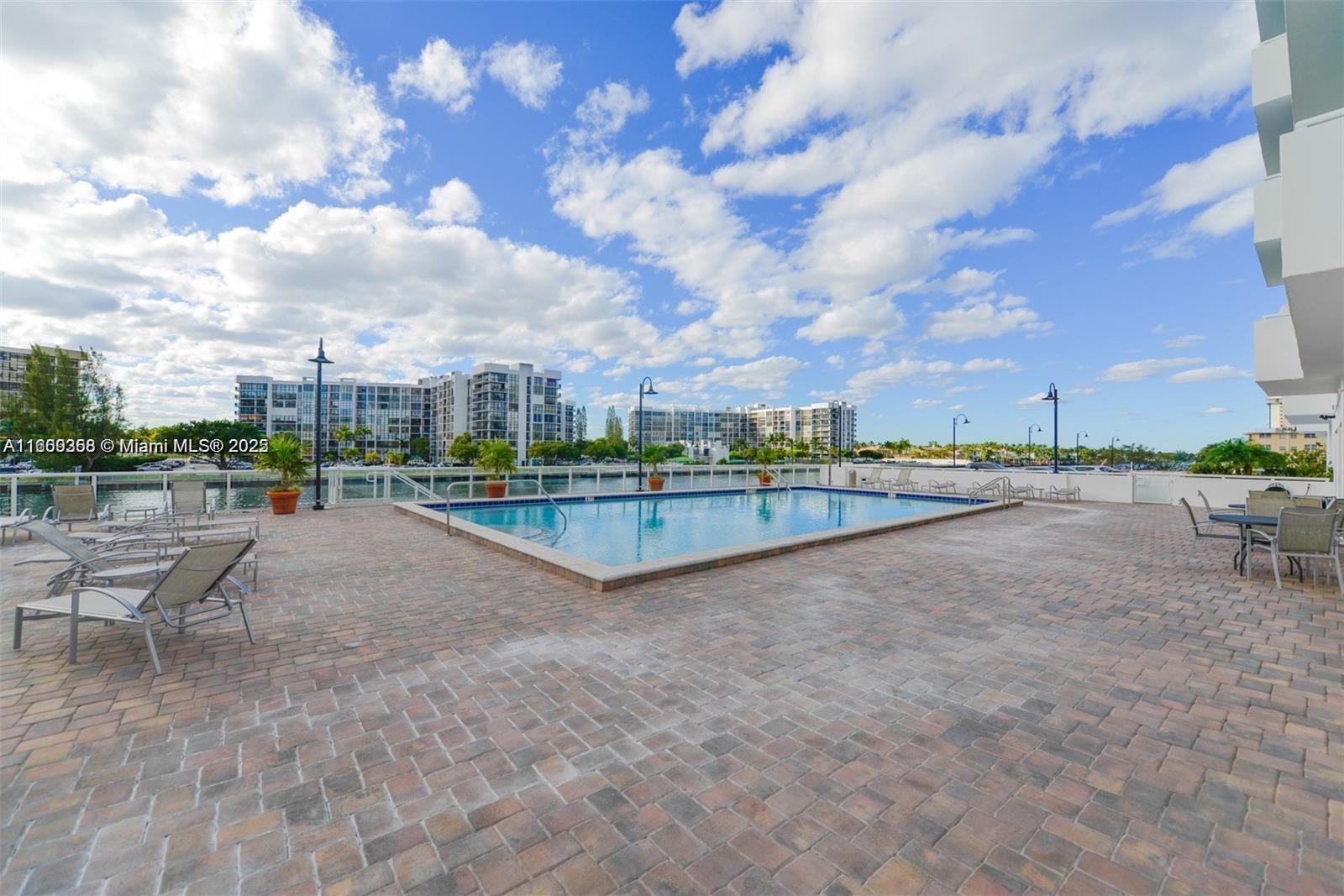 3000 S Ocean Dr 1006 Property Photo 14