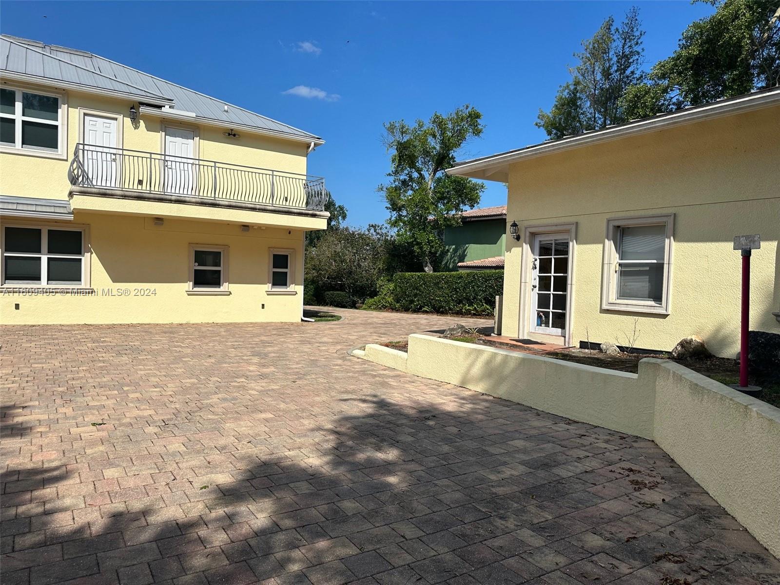 1613 N Indian River Drive Property Photo 22