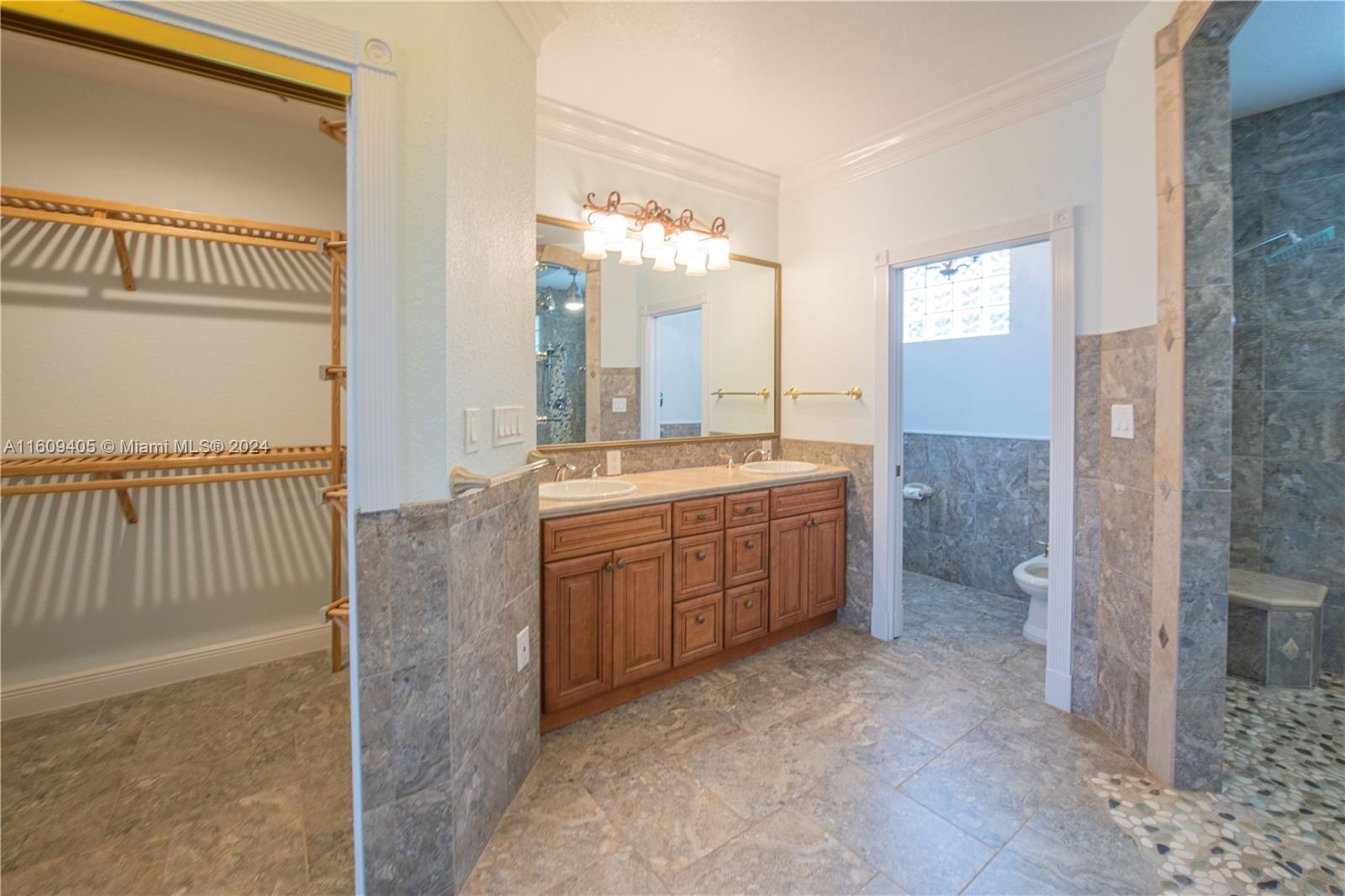 1613 N Indian River Drive Property Photo 49