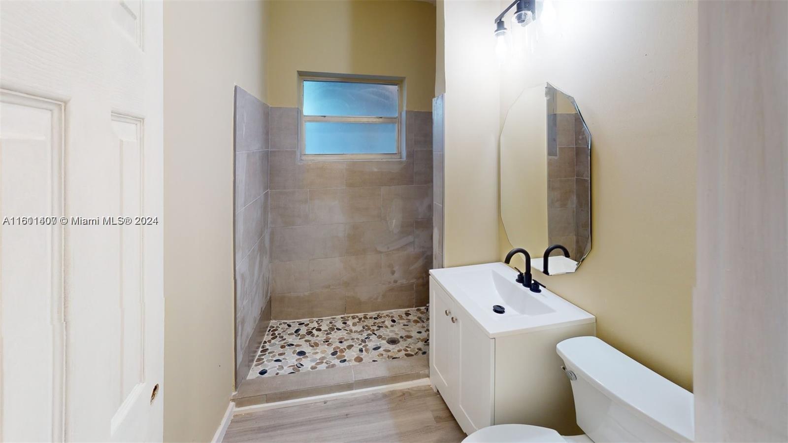 1246 Ne 110th Ter Property Photo 11