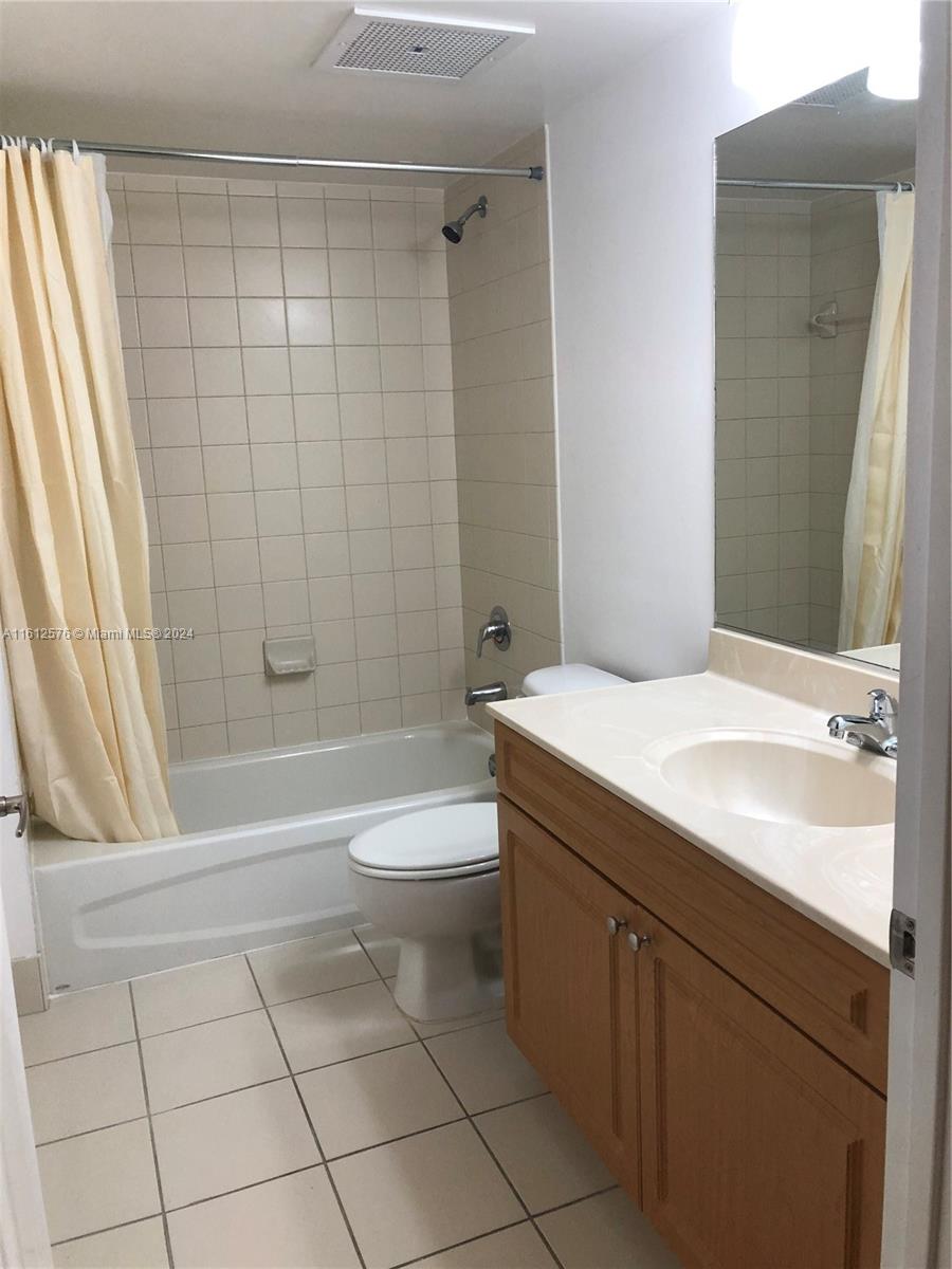 900 Sw 8th St 1403 Property Photo 8