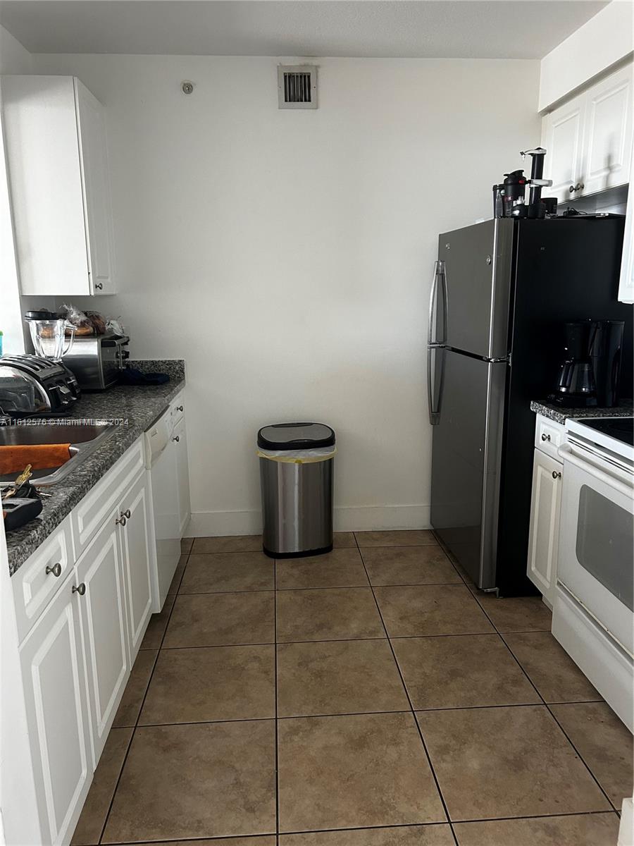 900 Sw 8th St 1403 Property Photo 40