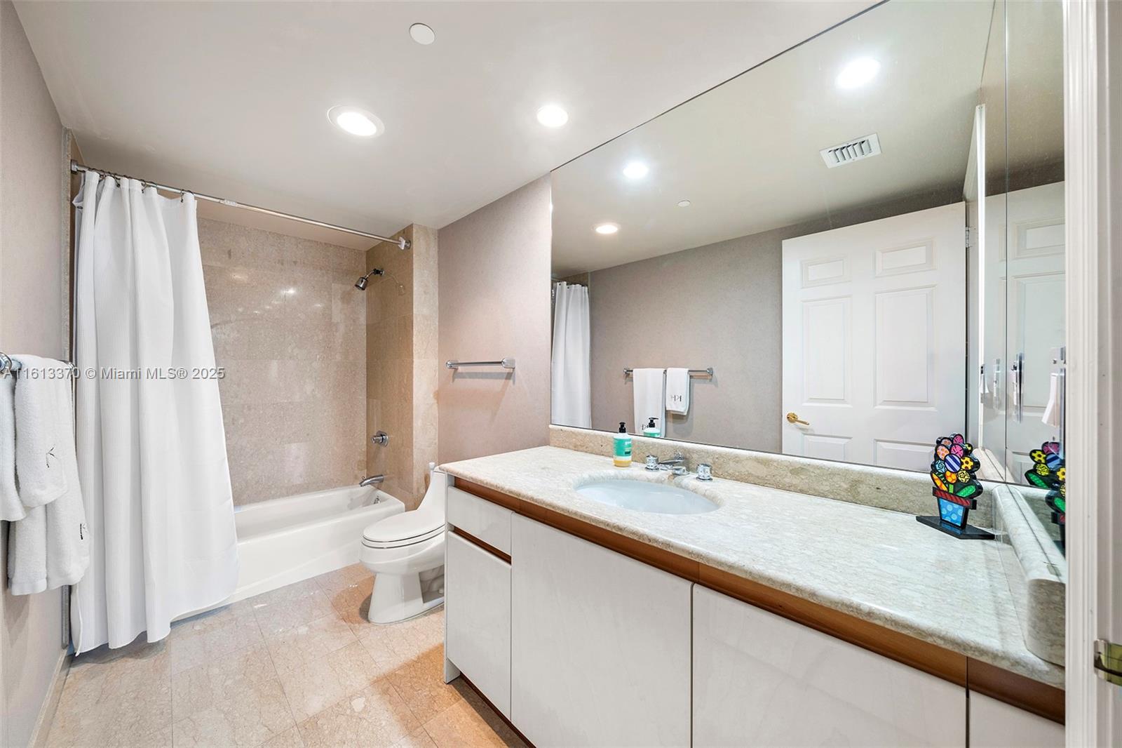 1643 Brickell Ave 704 Property Photo 31