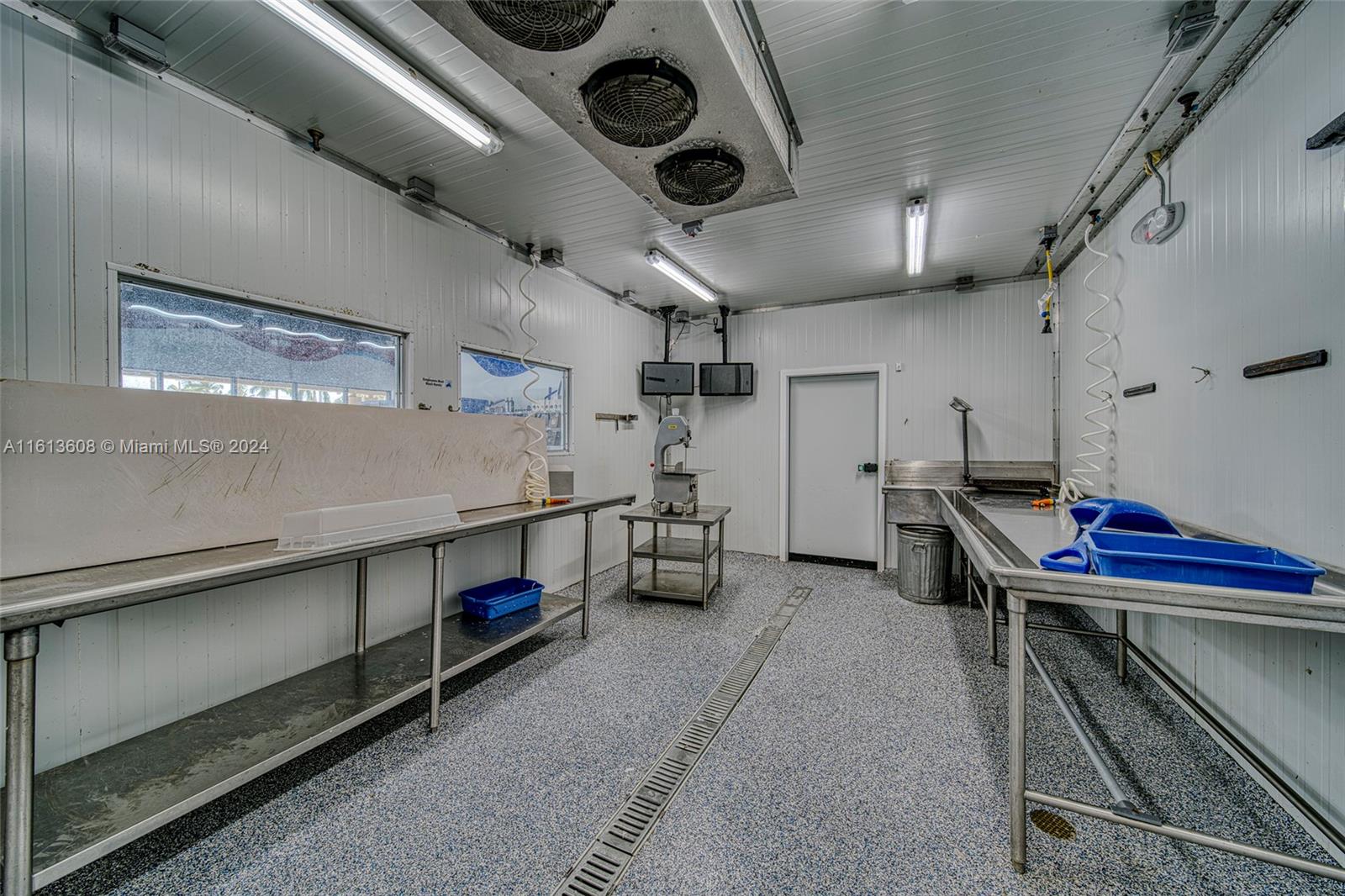 Top Of The Line Fish & Seafood Market With Distribution In Miami Property Photo 11