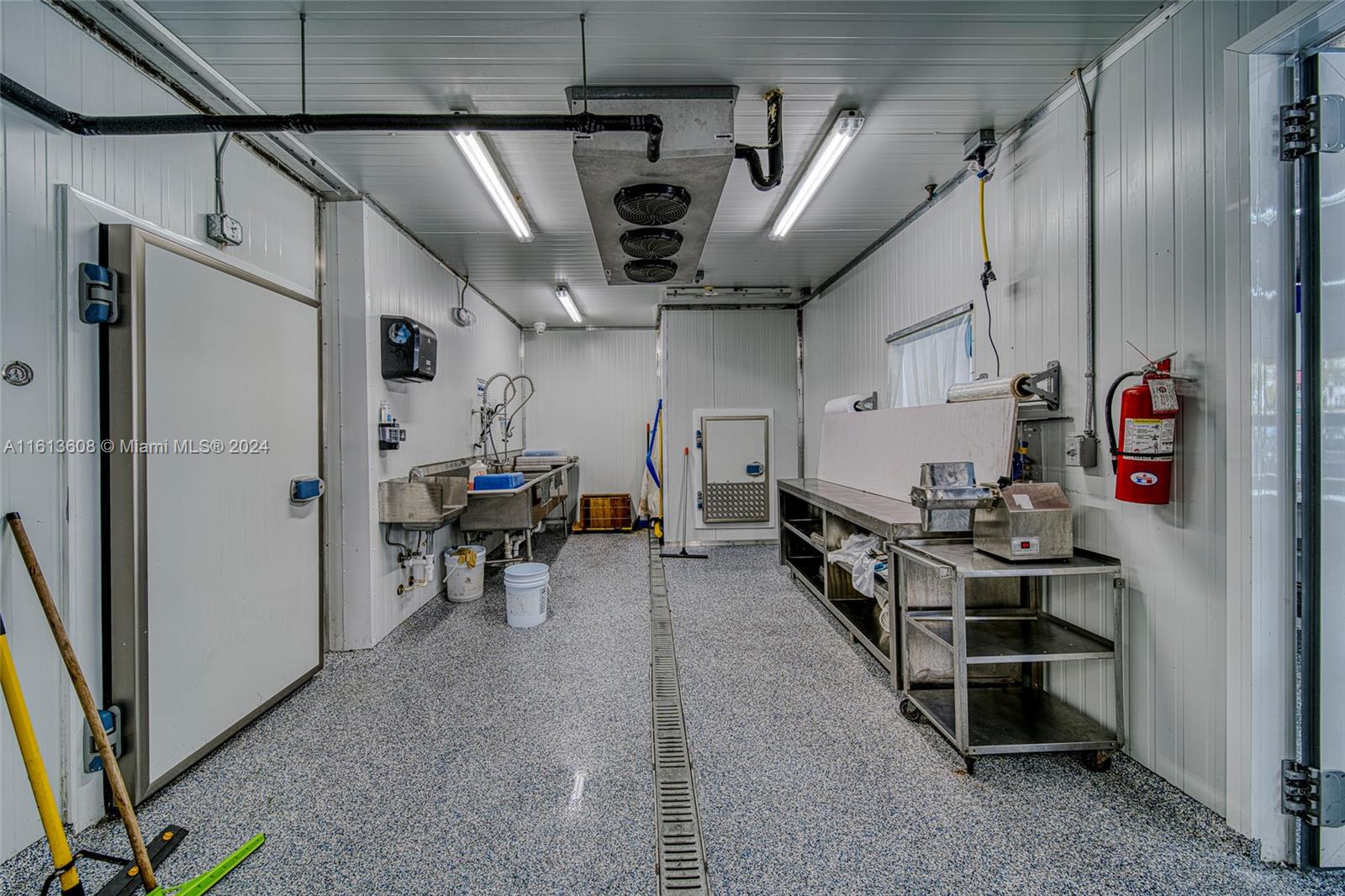 Top Of The Line Fish & Seafood Market With Distribution In Miami Property Photo 12