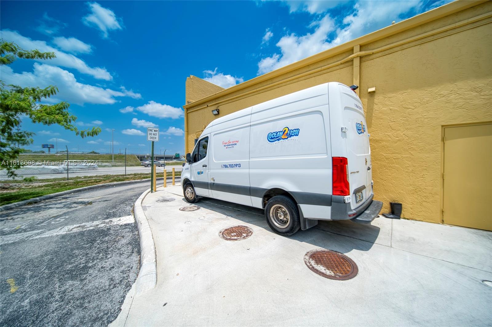Top Of The Line Fish & Seafood Market With Distribution In Miami Property Photo 28