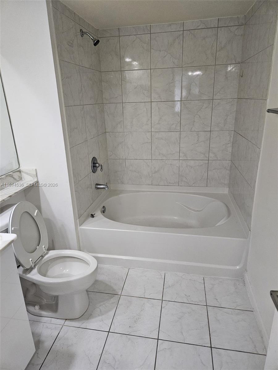 2775 Ne Ne 187th St 323 Property Photo 9