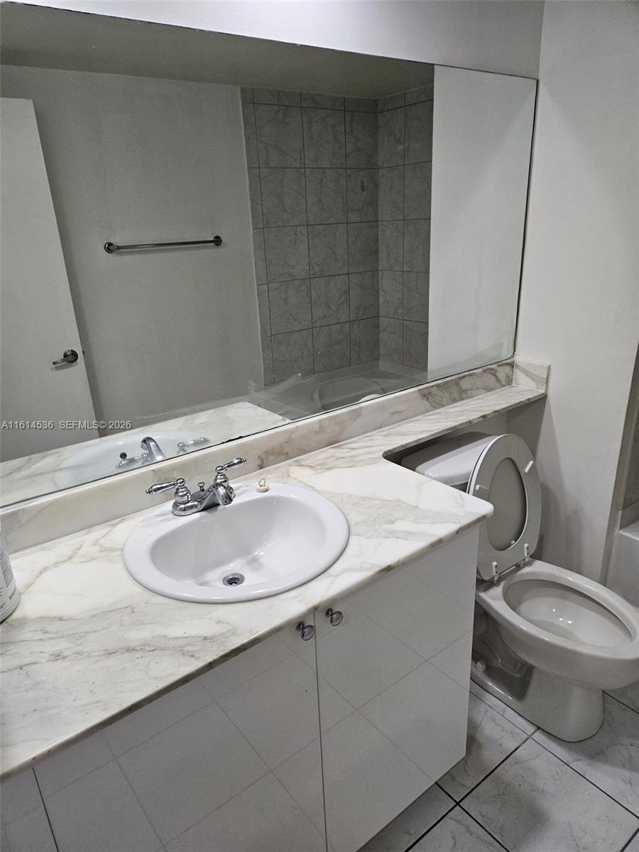 2775 Ne Ne 187th St 323 Property Photo 13