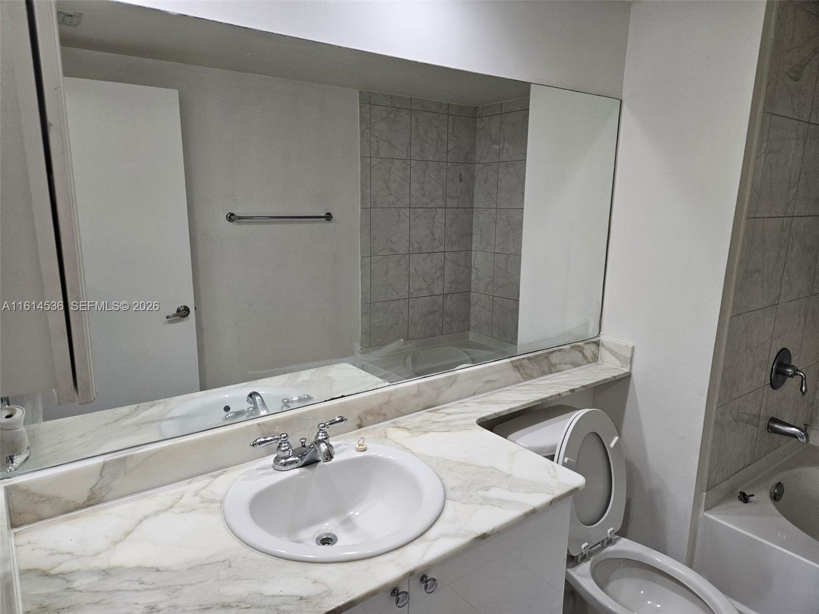 2775 Ne Ne 187th St 323 Property Photo 22
