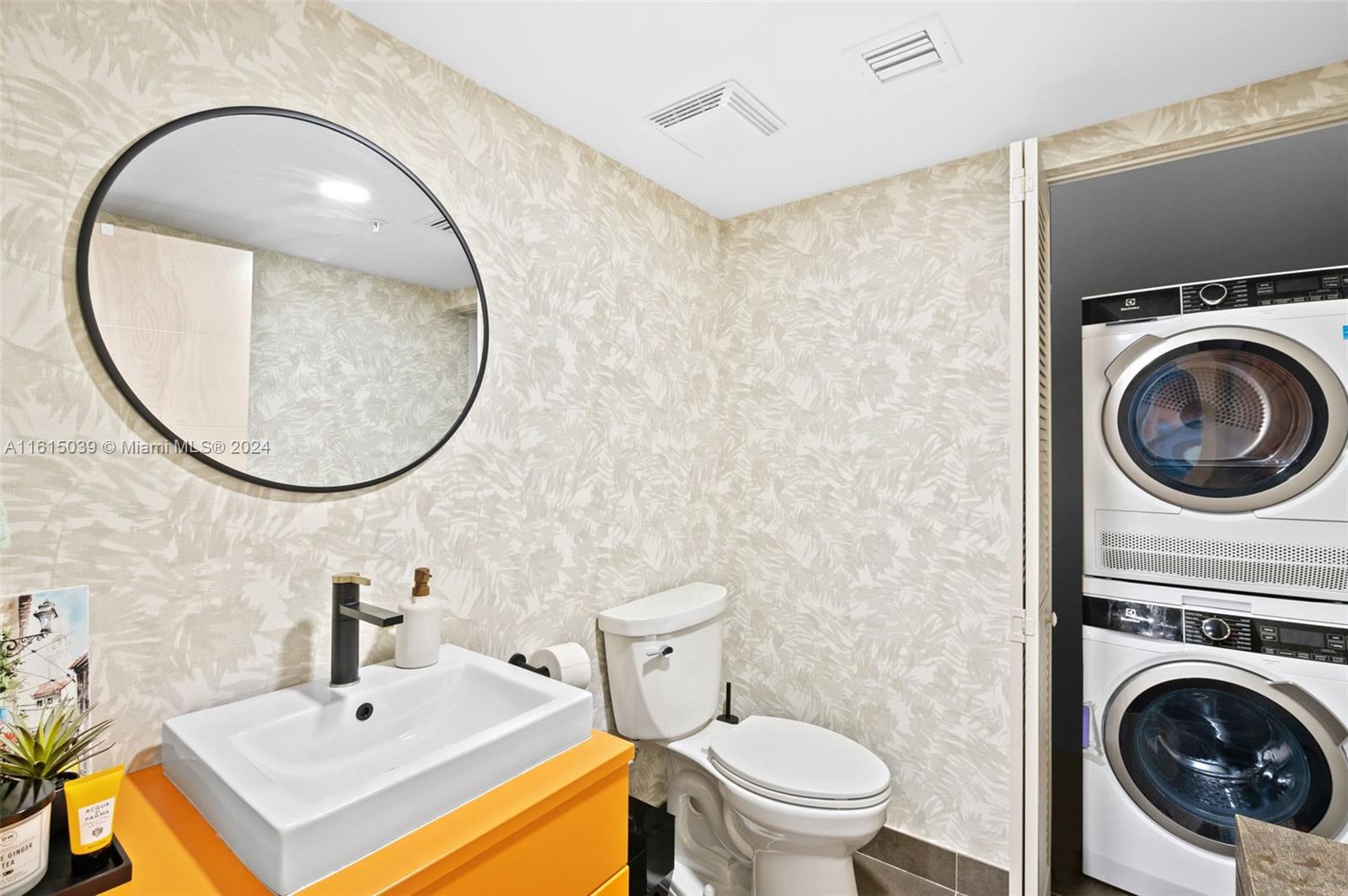 2155 Washington Ct 206 Property Photo 21