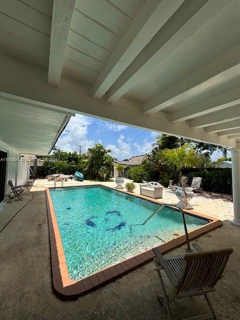6440 Miller Dr Property Photo 2