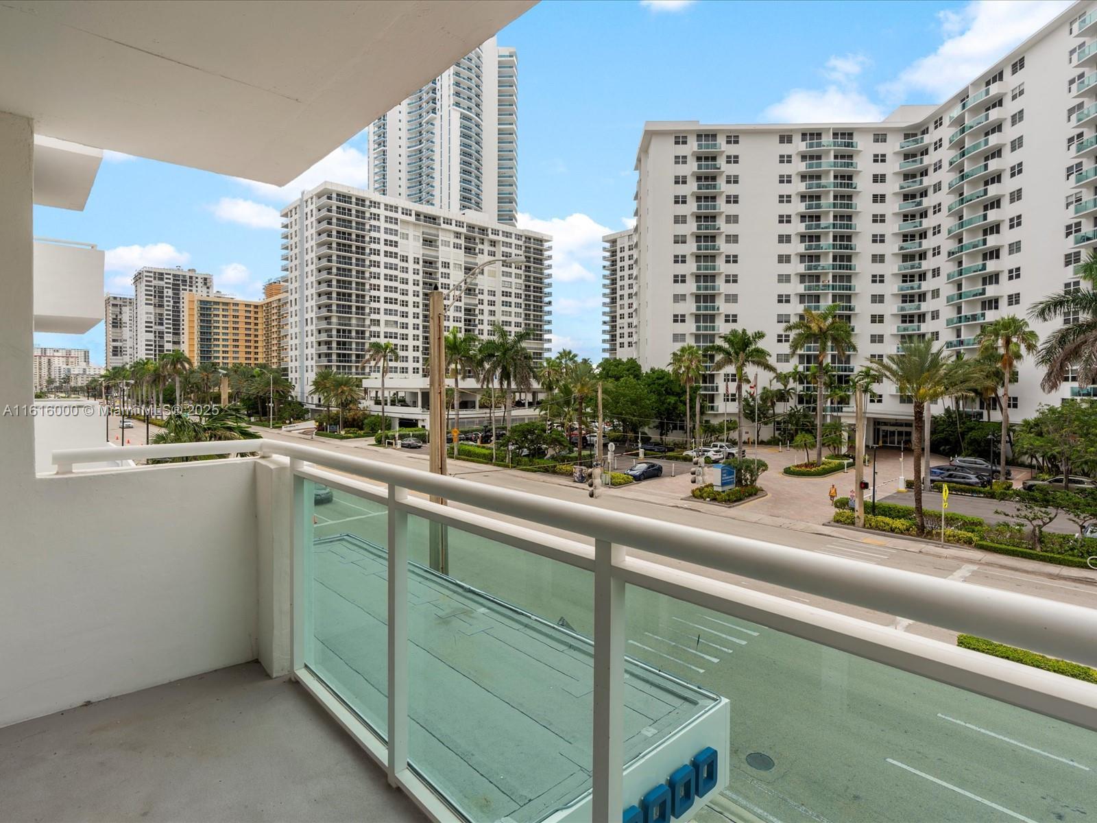 3000 S Ocean Dr 206 Property Photo 24