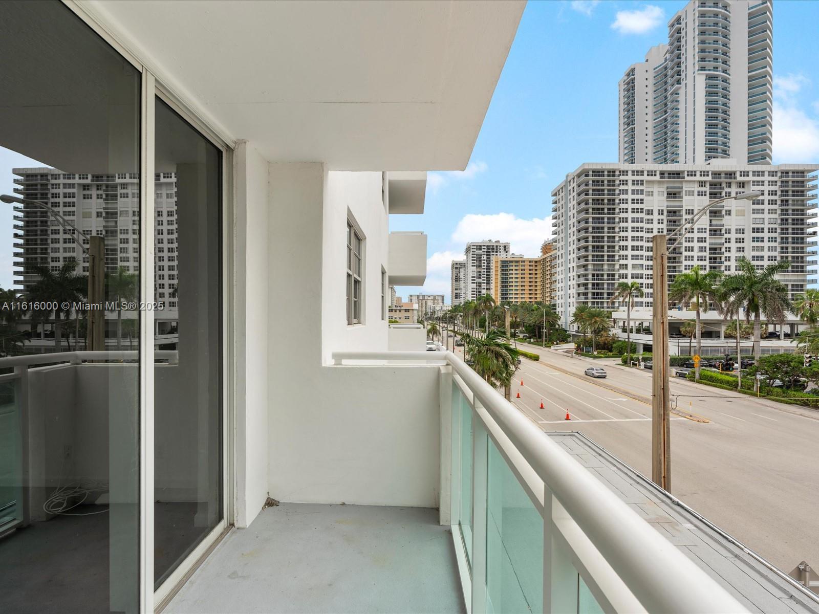 3000 S Ocean Dr 206 Property Photo 27