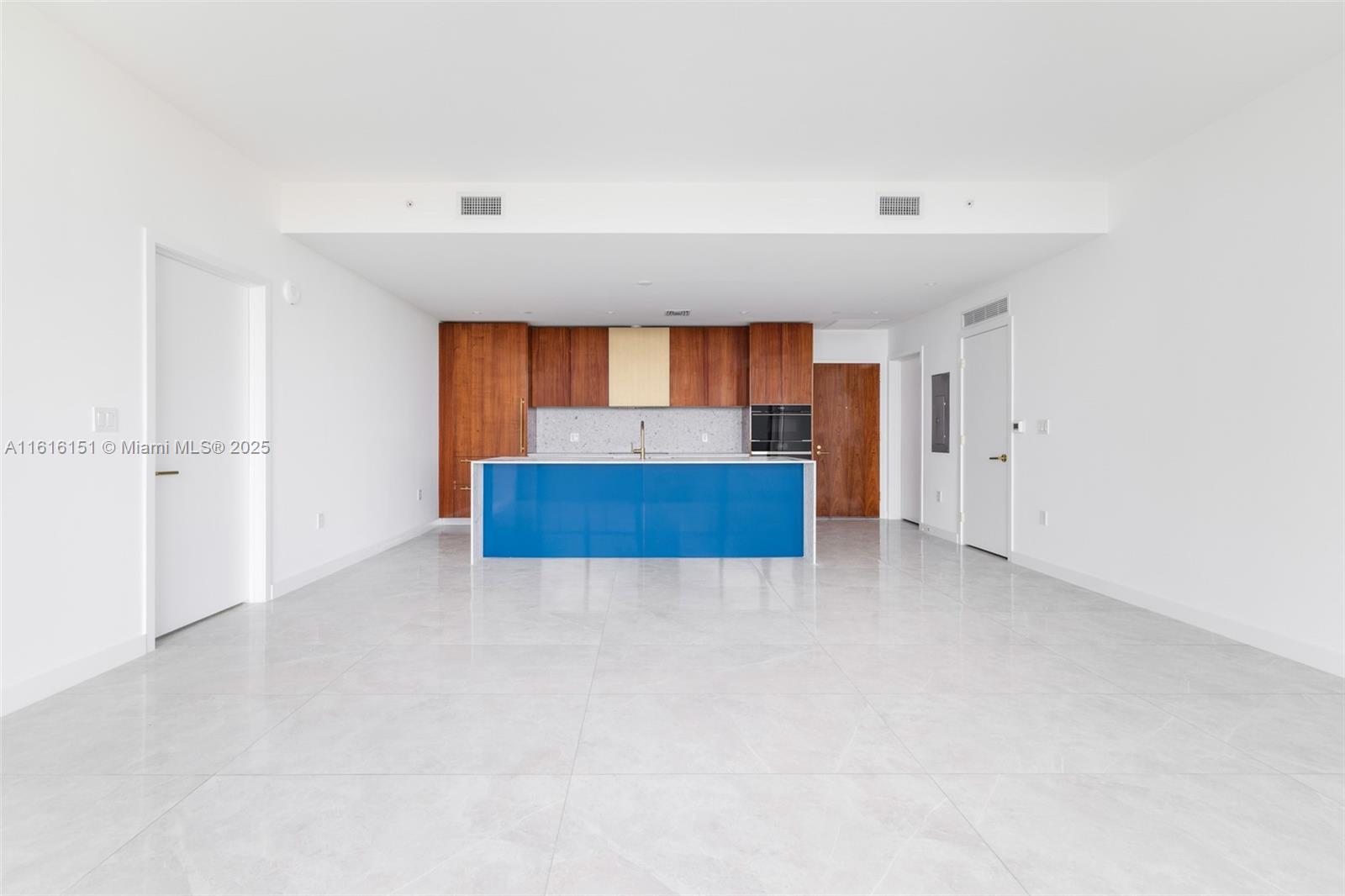 2678 Tigertail Ave 1104 Property Photo 15