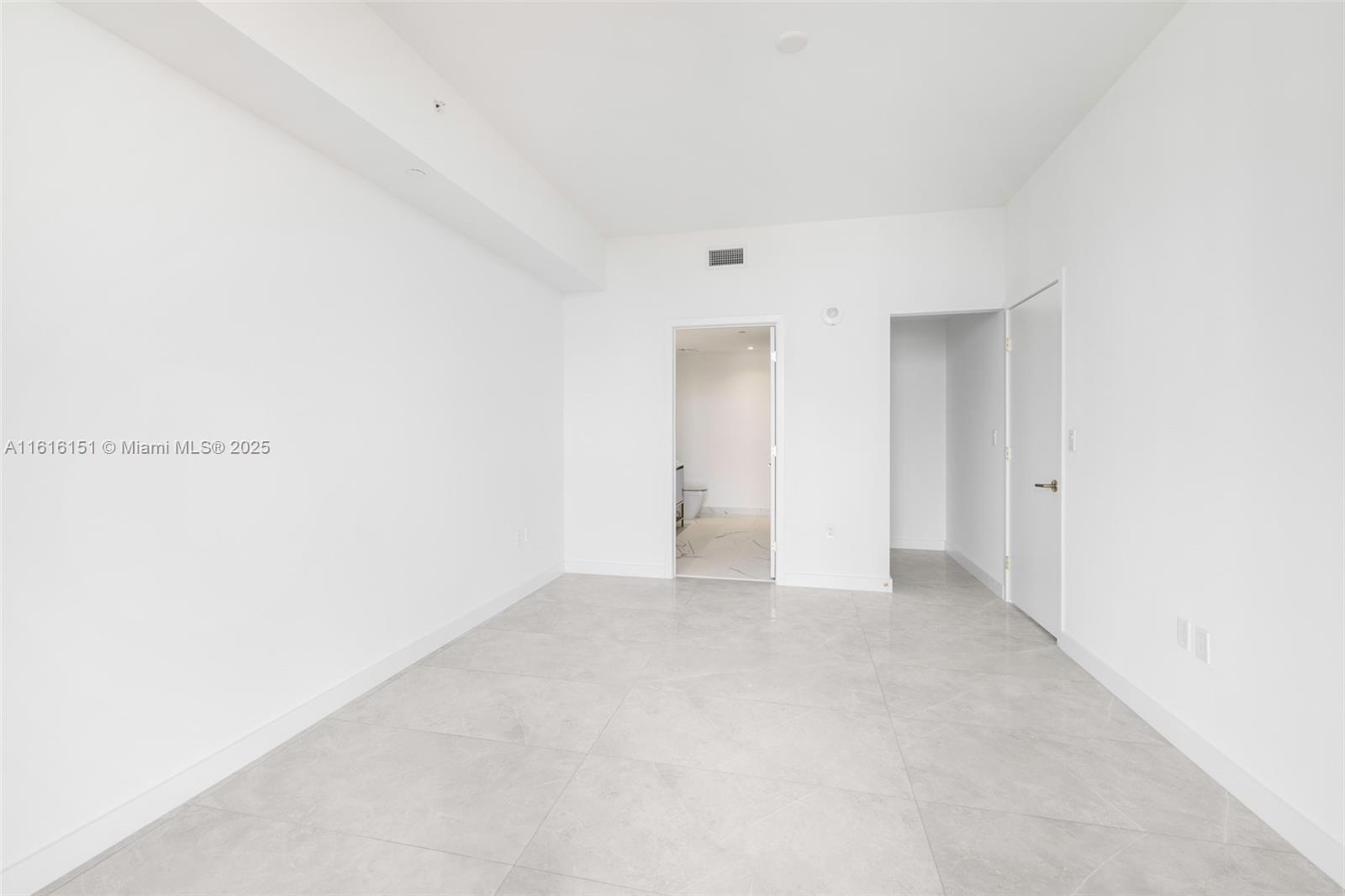 2678 Tigertail Ave 1104 Property Photo 27