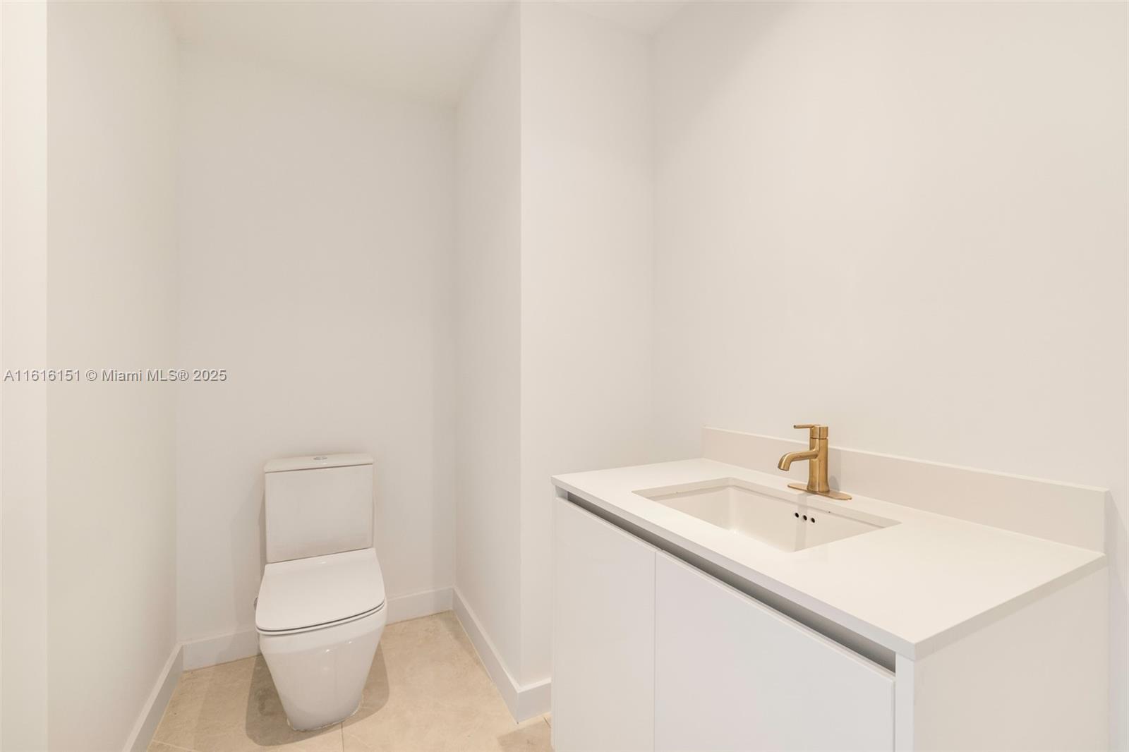 2678 Tigertail Ave 1104 Property Photo 28