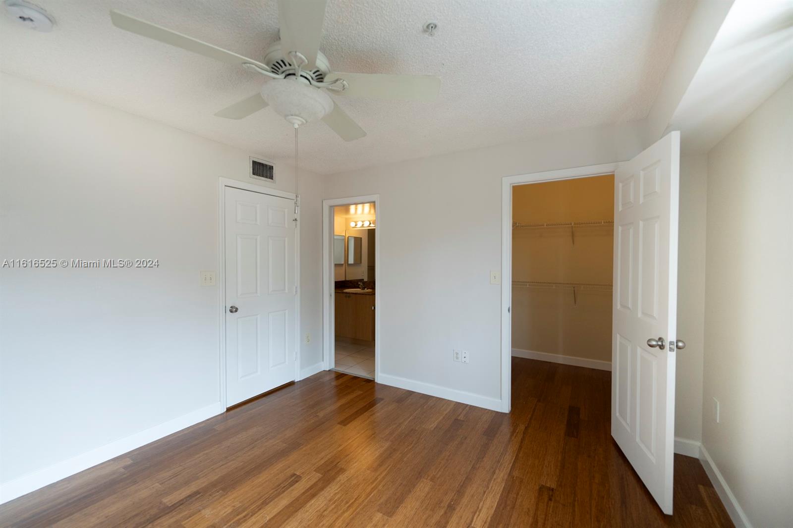 2981 Ne 185th St 1801 Property Photo 11