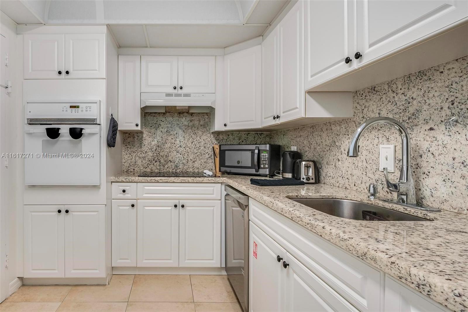 3801 S Ocean Dr 9t Property Photo 13