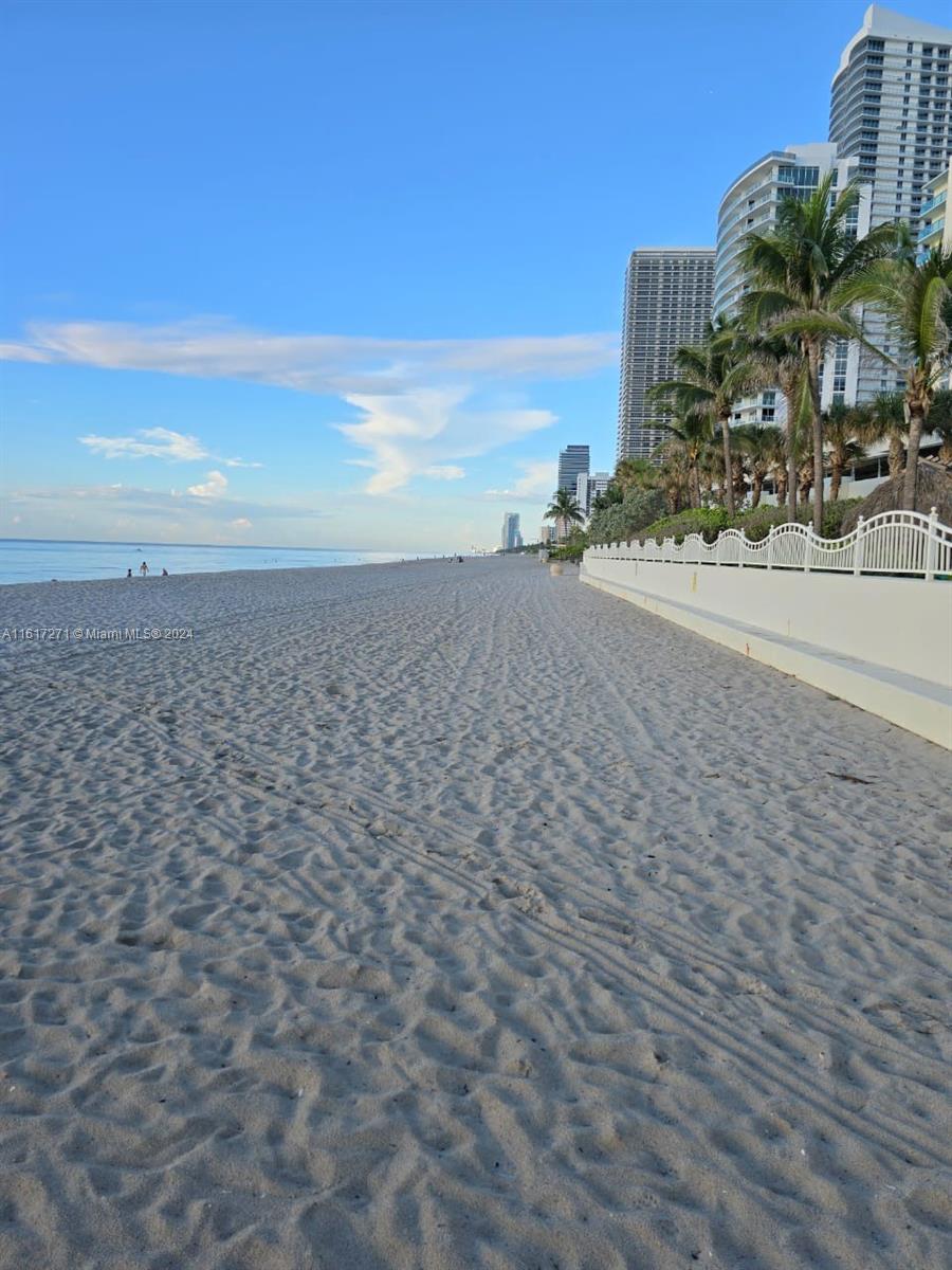 3801 S Ocean Dr 9t Property Photo 24