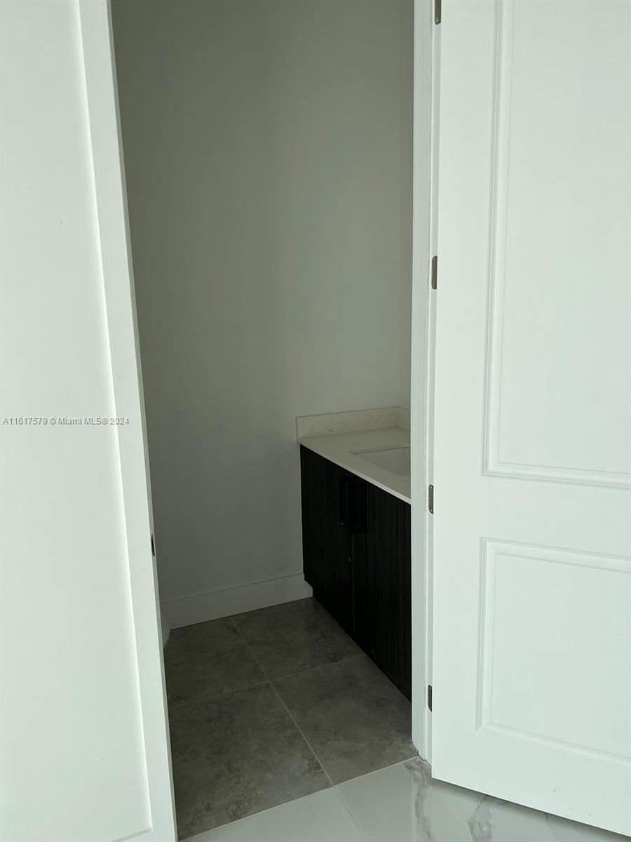 A11617579 Property Photo 57