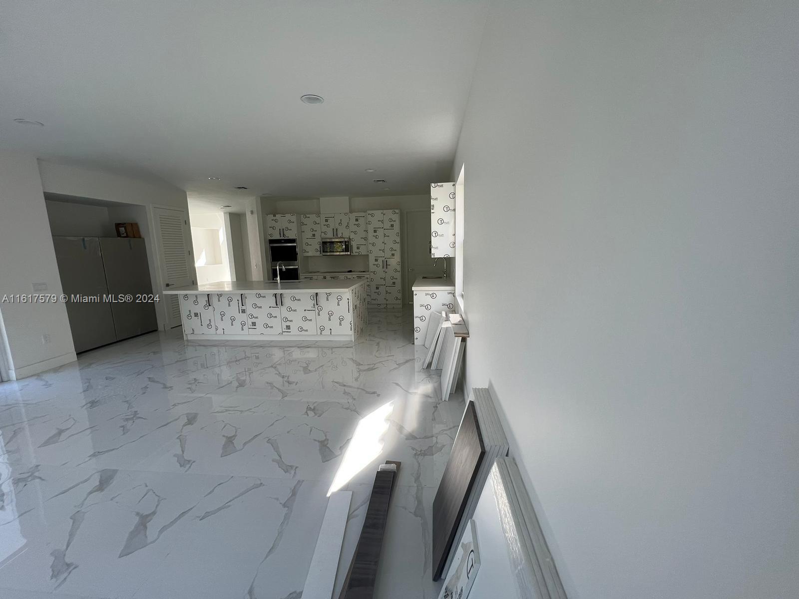 A11617579 Property Photo 81