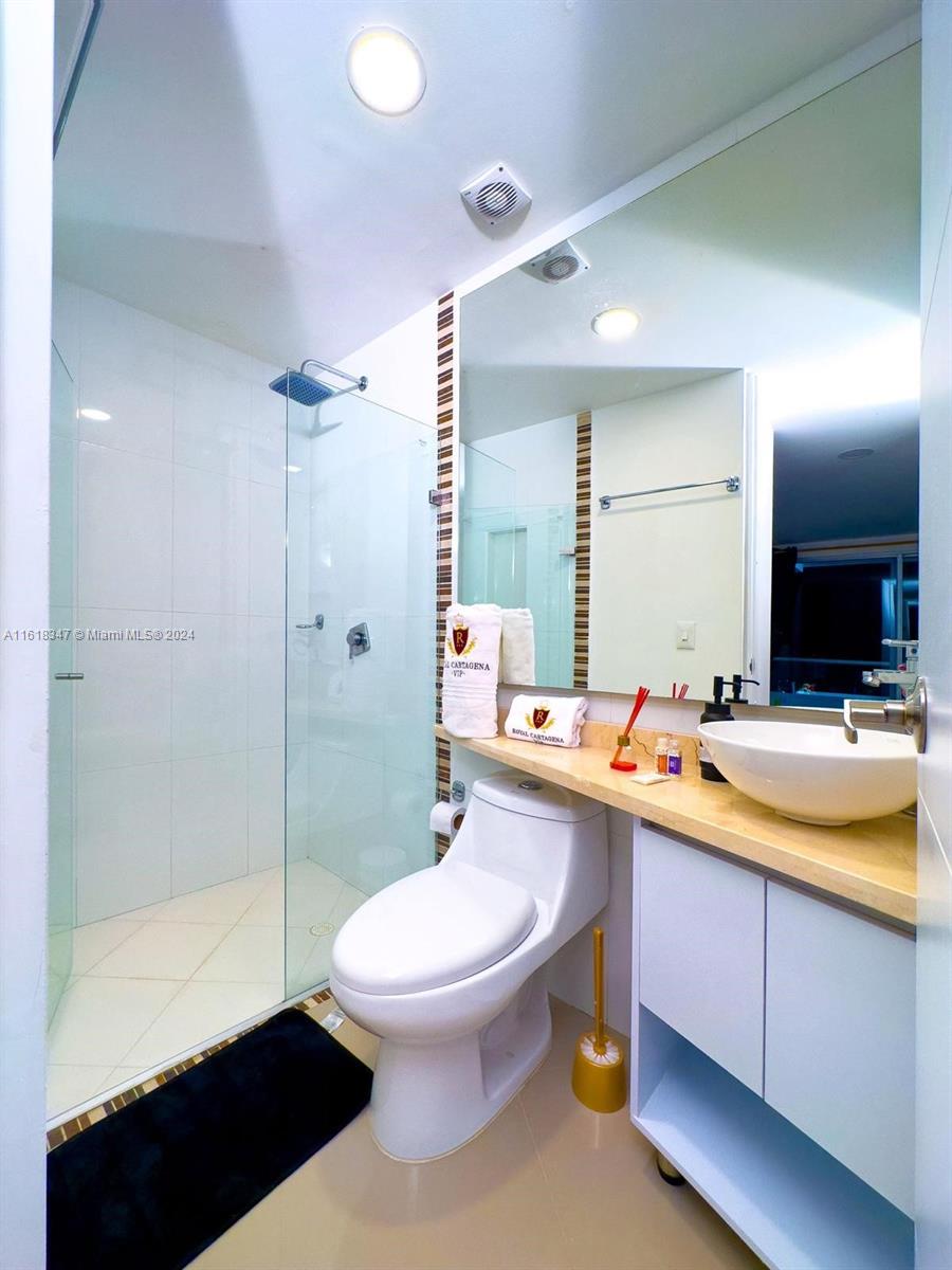 70# 8 Cartagena 807 Property Photo 11