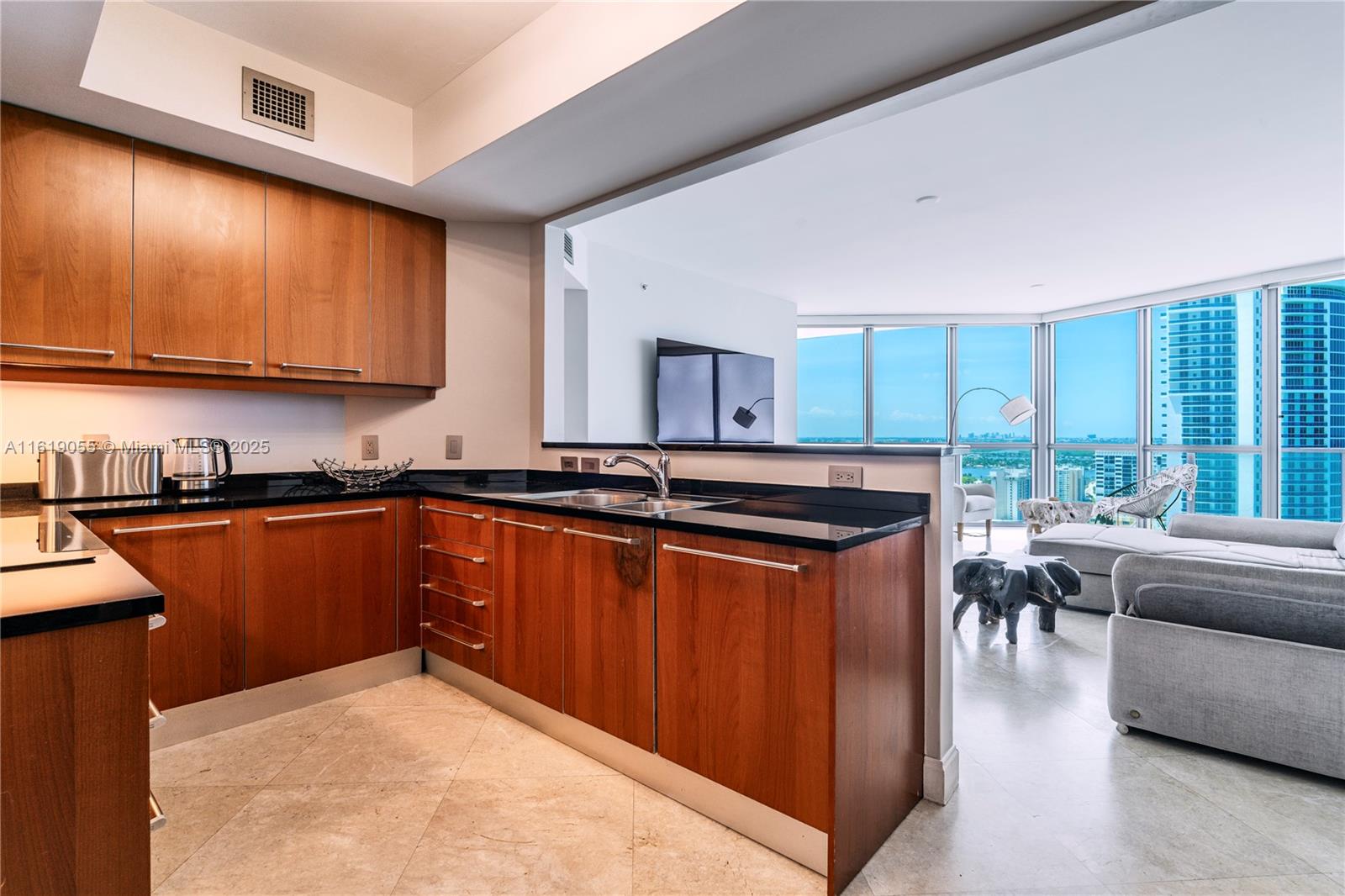3101 S Ocean Dr 3005 Property Photo 13