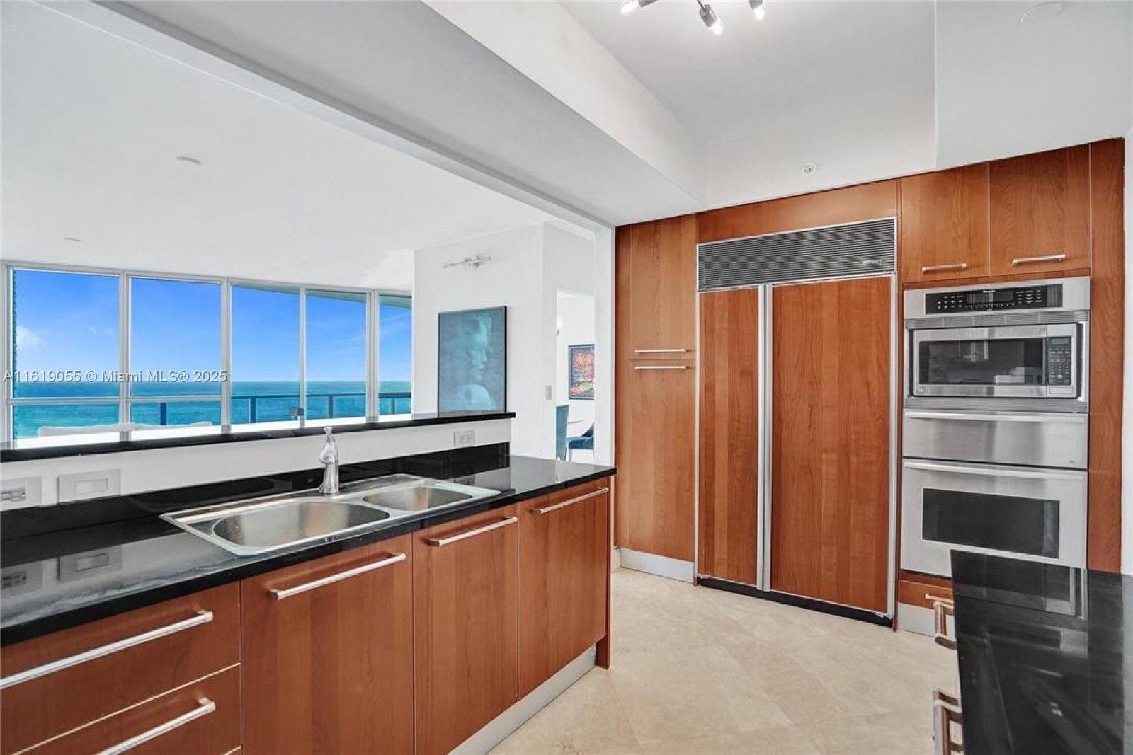 3101 S Ocean Dr 3005 Property Photo 14