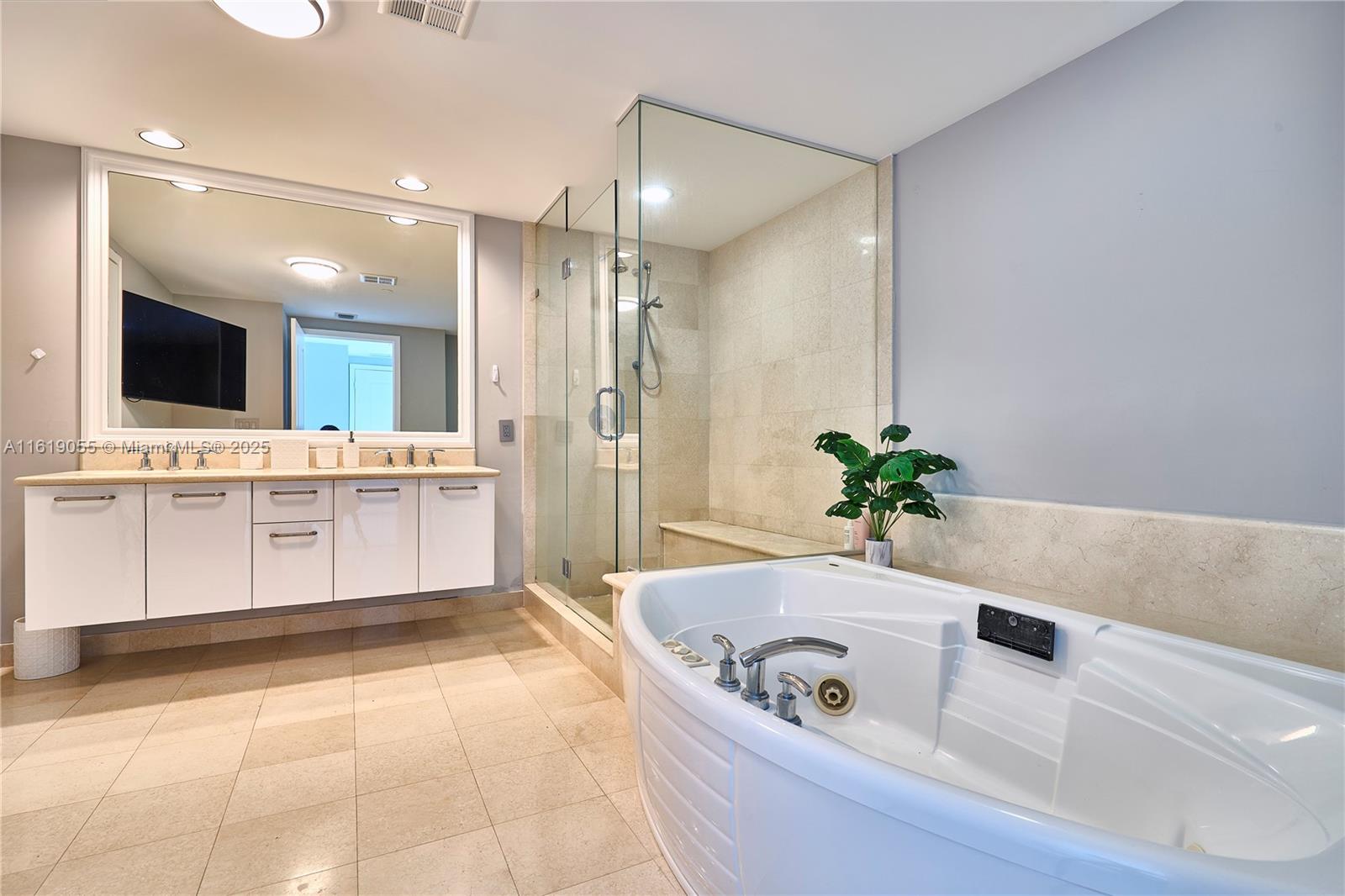 3101 S Ocean Dr 3005 Property Photo 32