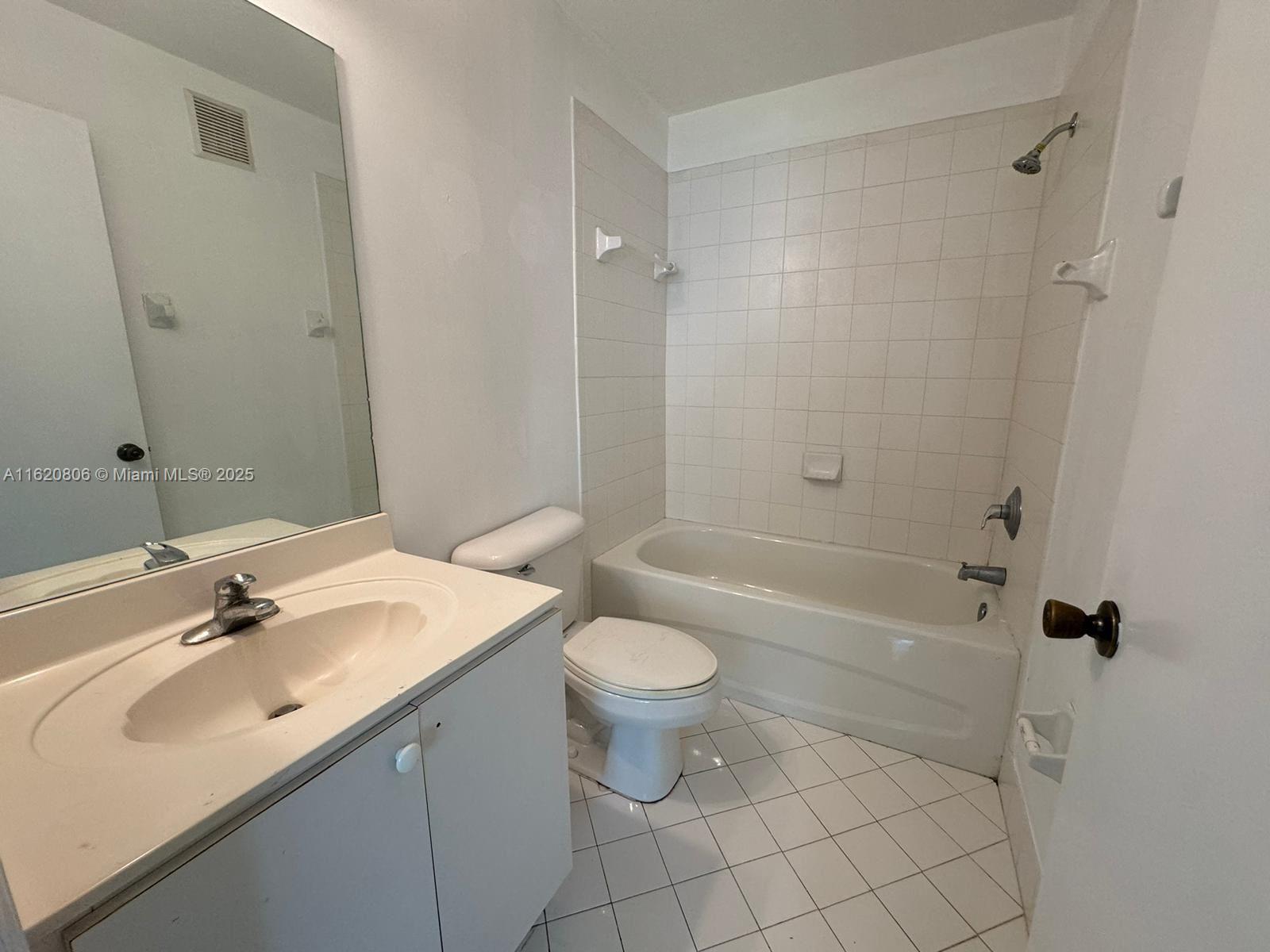 2921 Se 13th Ave 202-48 Property Photo 19