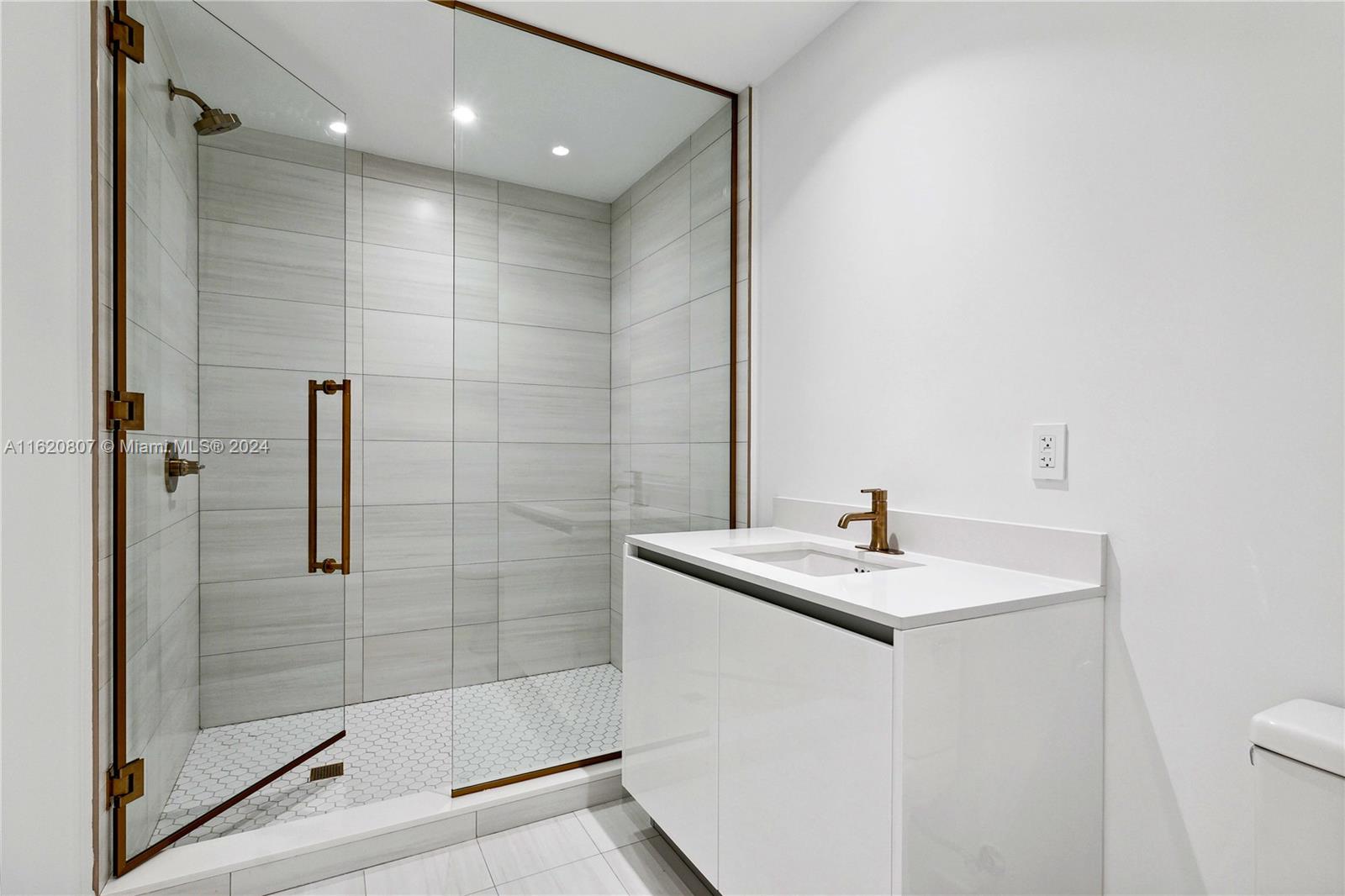 2678 Tigertail Ave 1202b Property Photo 20