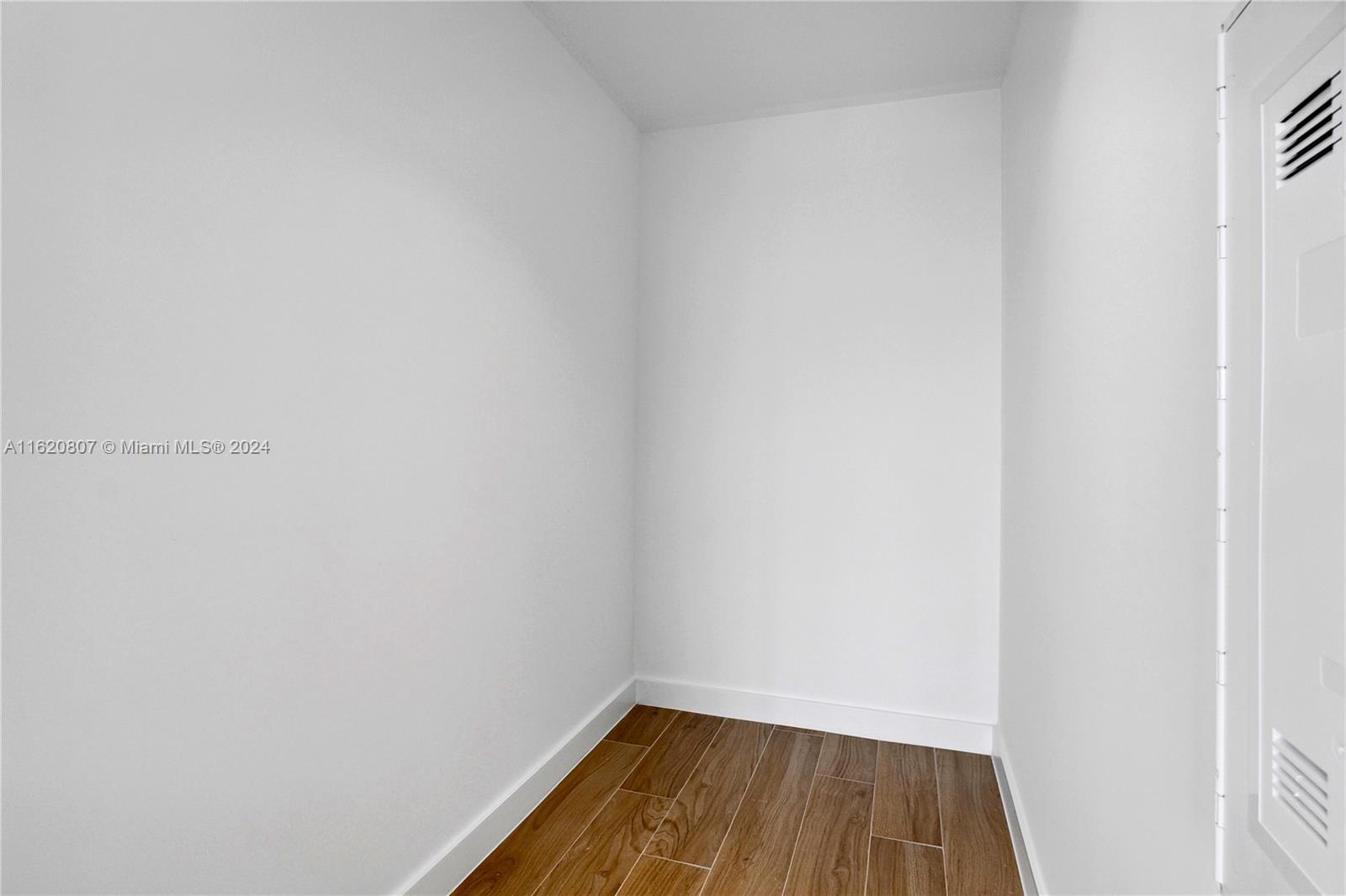 2678 Tigertail Ave 1202b Property Photo 31