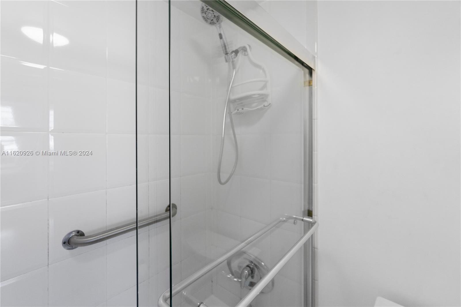 100 Lincoln Rd 820 Property Photo 11