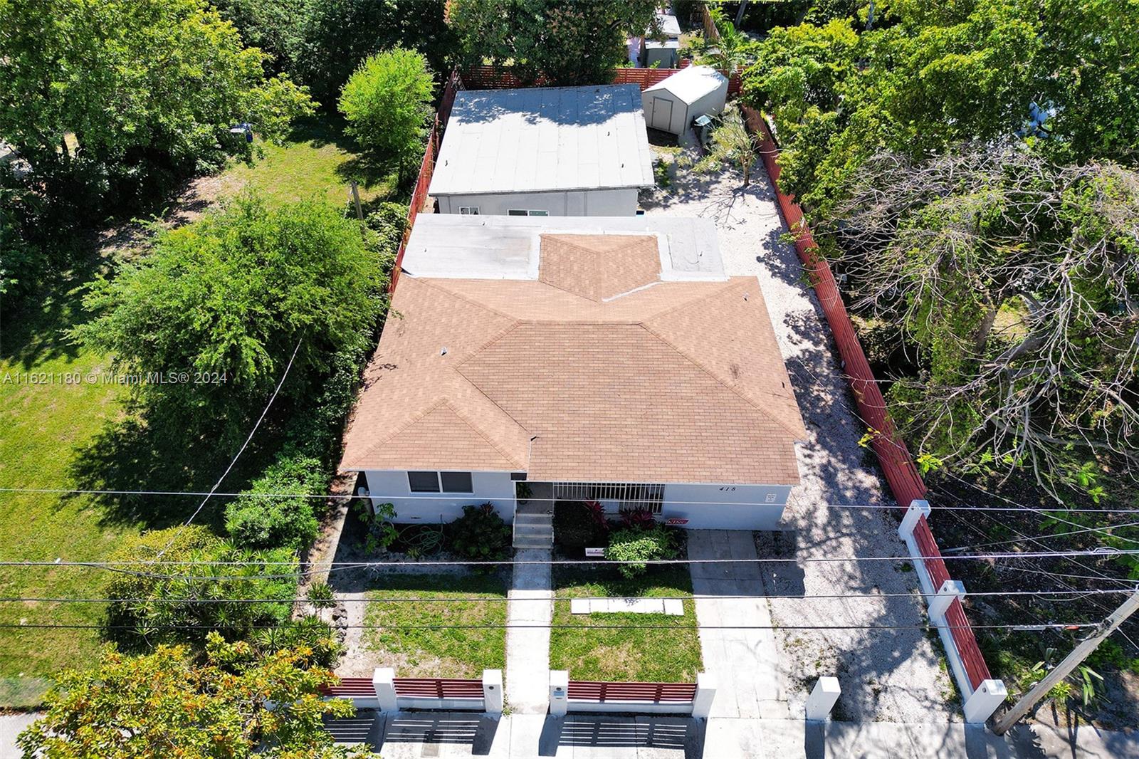 418 Nw 47th St Property Photo 3