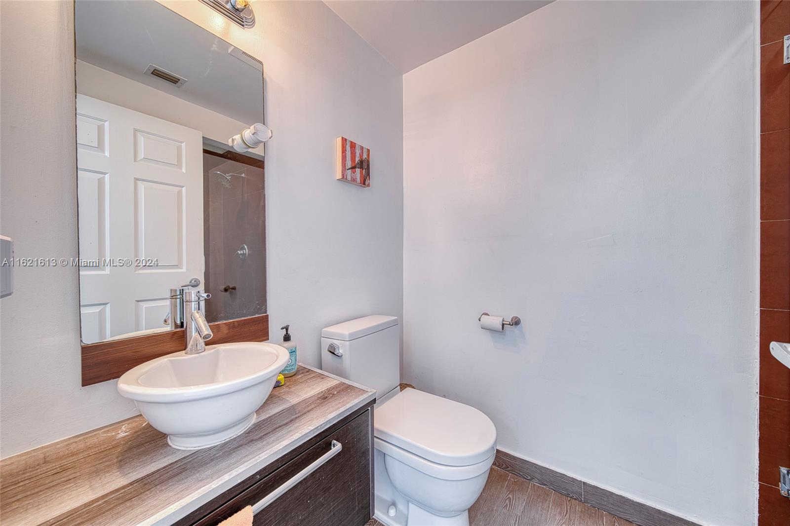 927 Euclid Ave 10 Property Photo 12