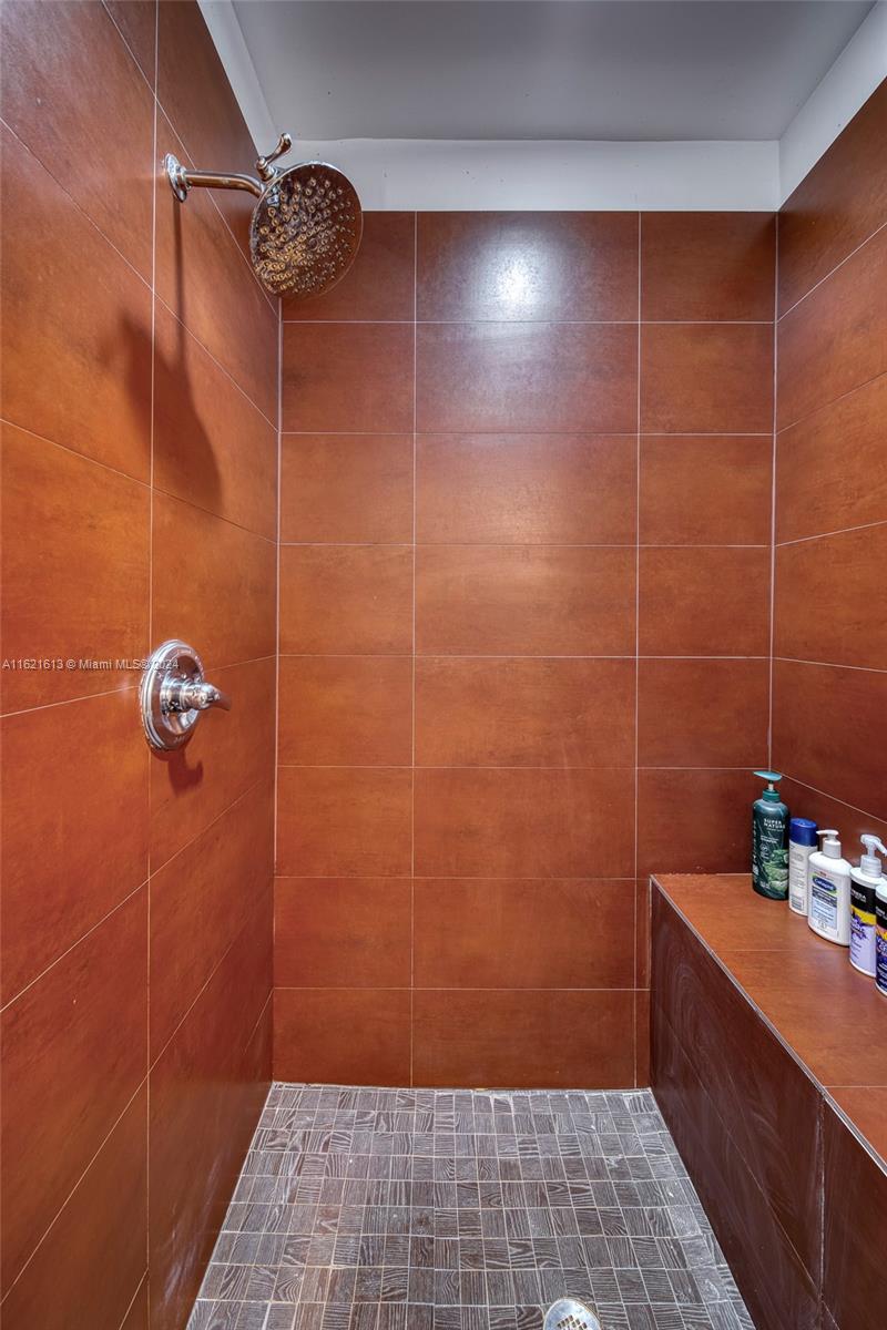 927 Euclid Ave 10 Property Photo 13