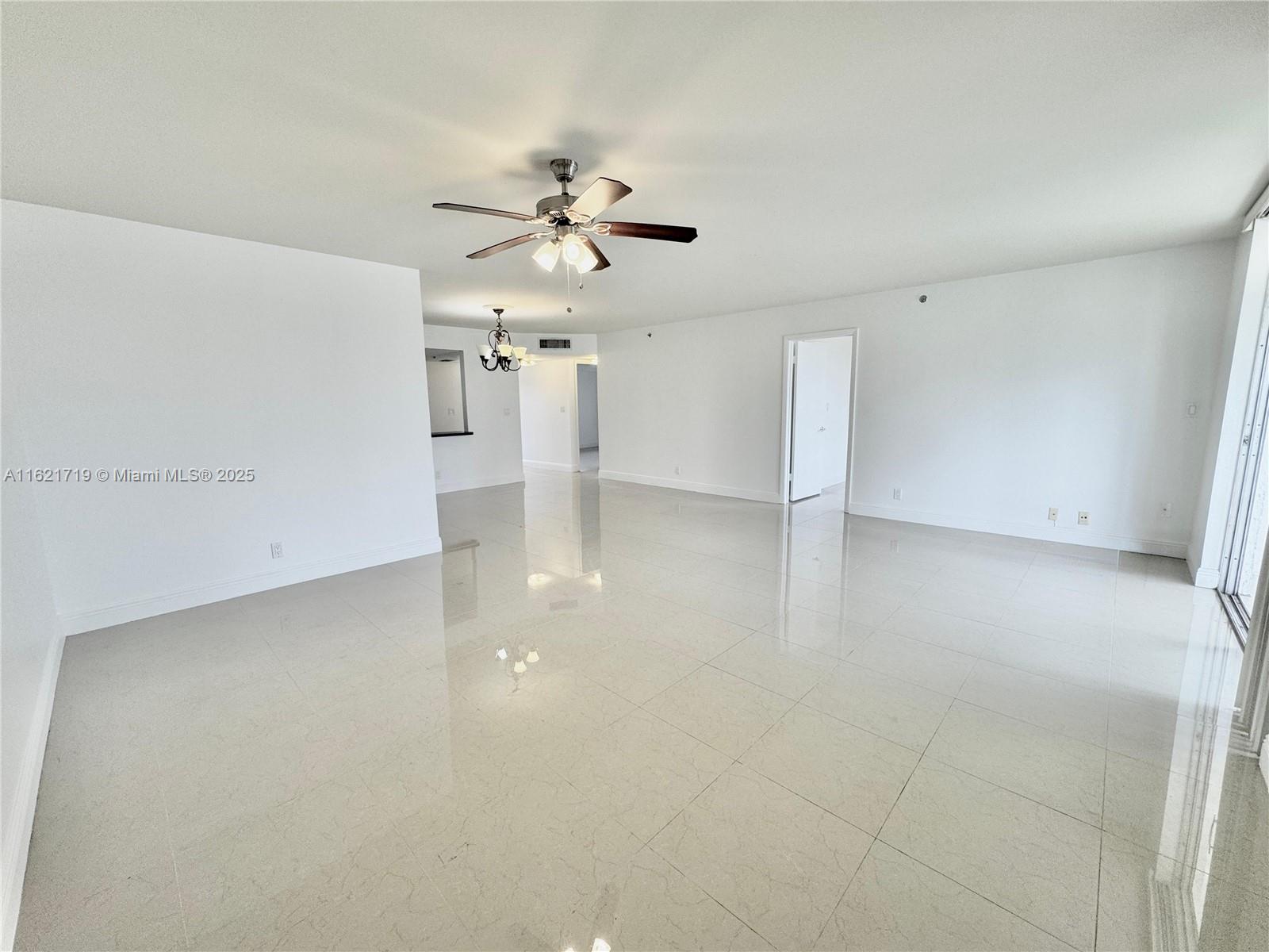 3150 W Rolling Hills Cir 307 Property Photo 15