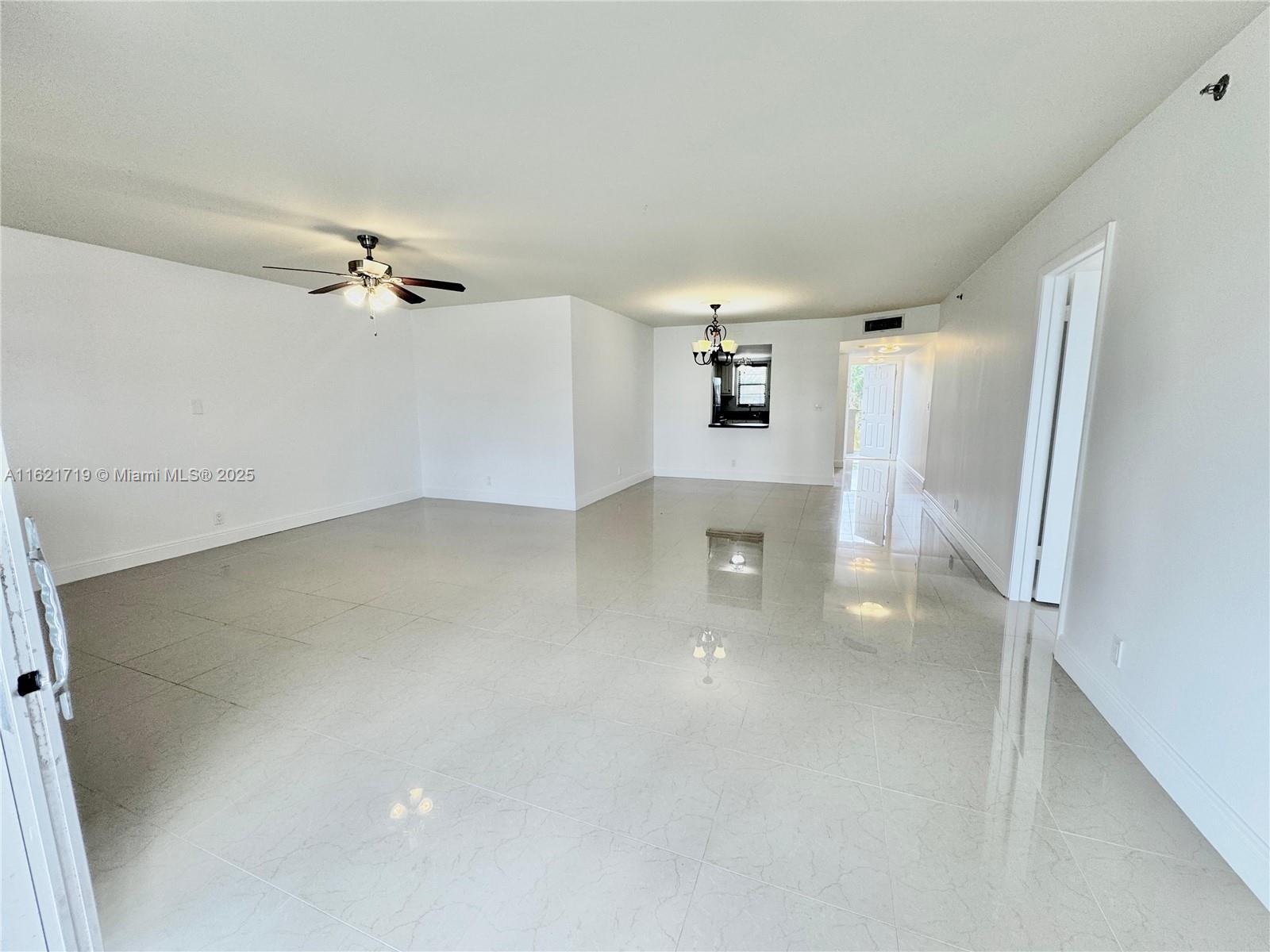 3150 W Rolling Hills Cir 307 Property Photo 19