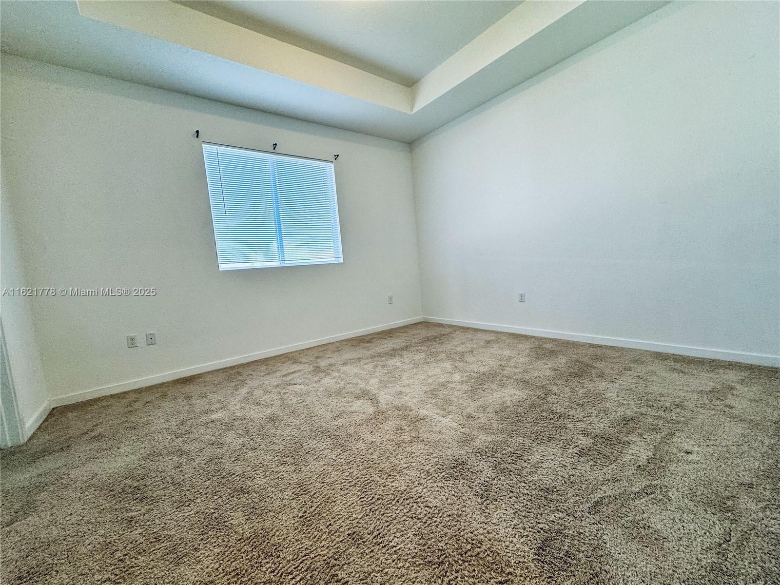1727 Se 8th Pl 1727 Property Photo 9