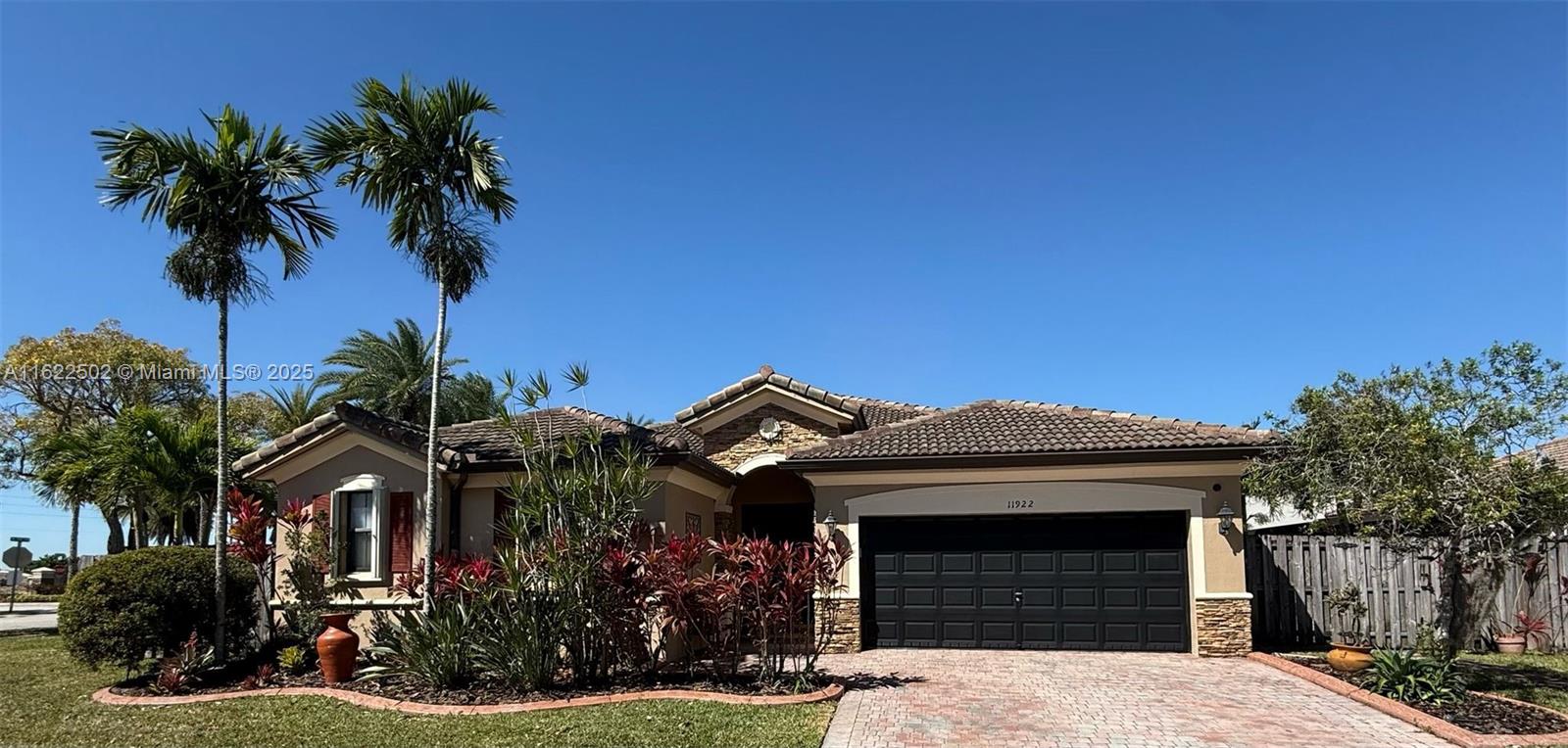 11922 Sw 154th Path Property Photo 1